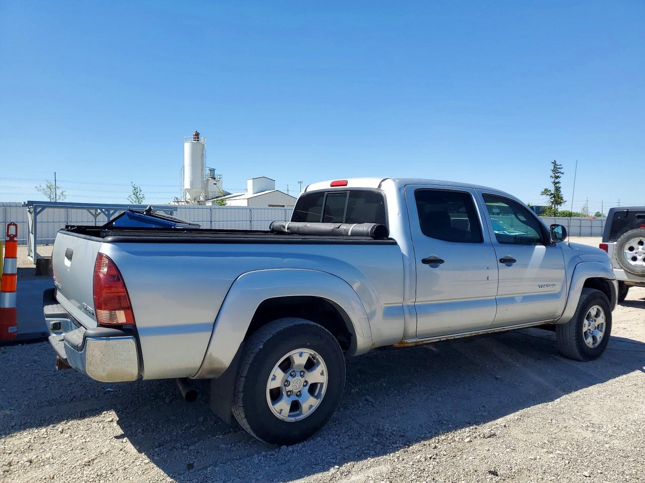 2005 Toyota Tacoma Double Cab Long Bed Silver vin: 5TEMU52NX5Z110623