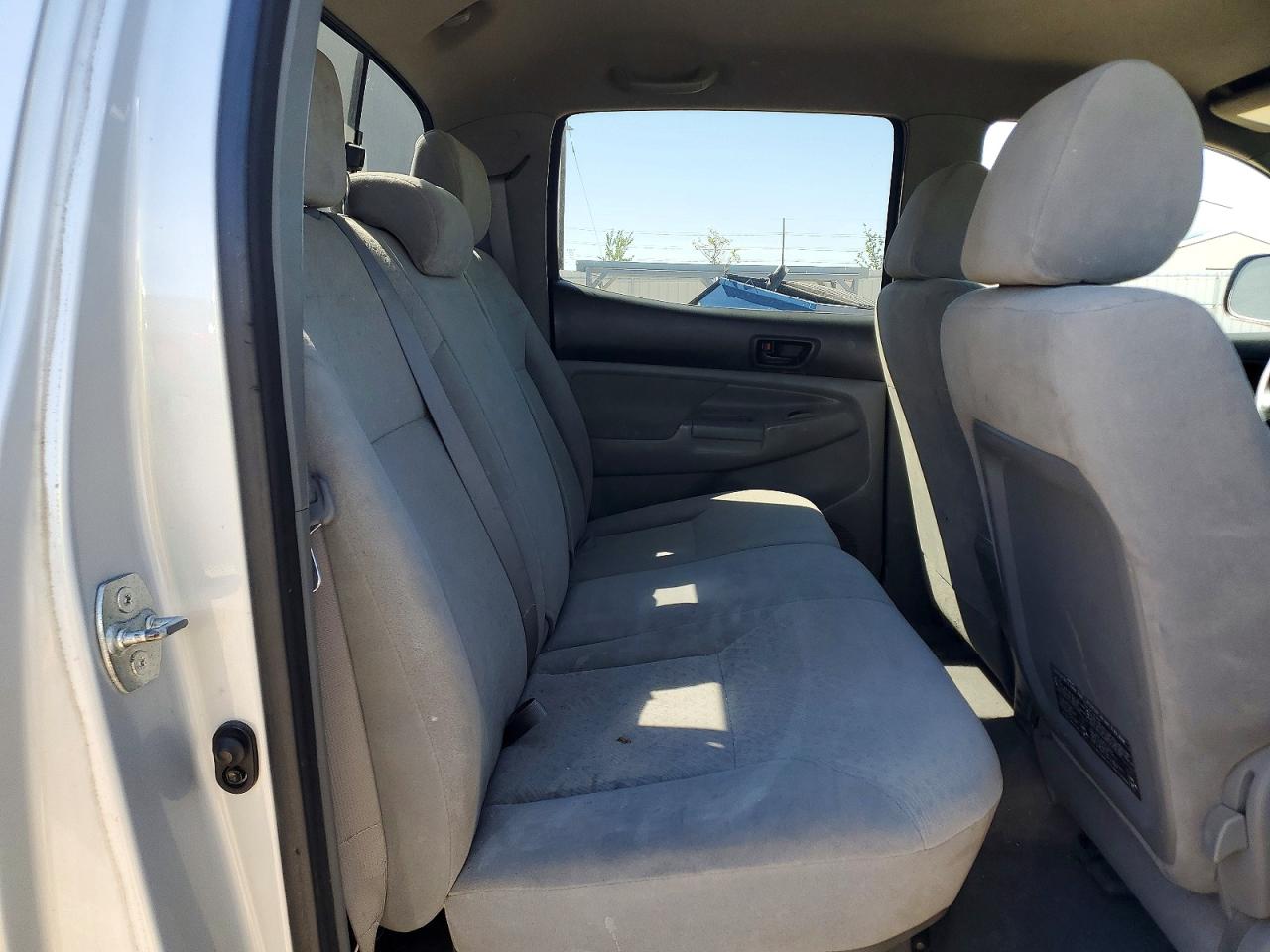 2005 Toyota Tacoma Double Cab Long Bed Silver vin: 5TEMU52NX5Z110623
