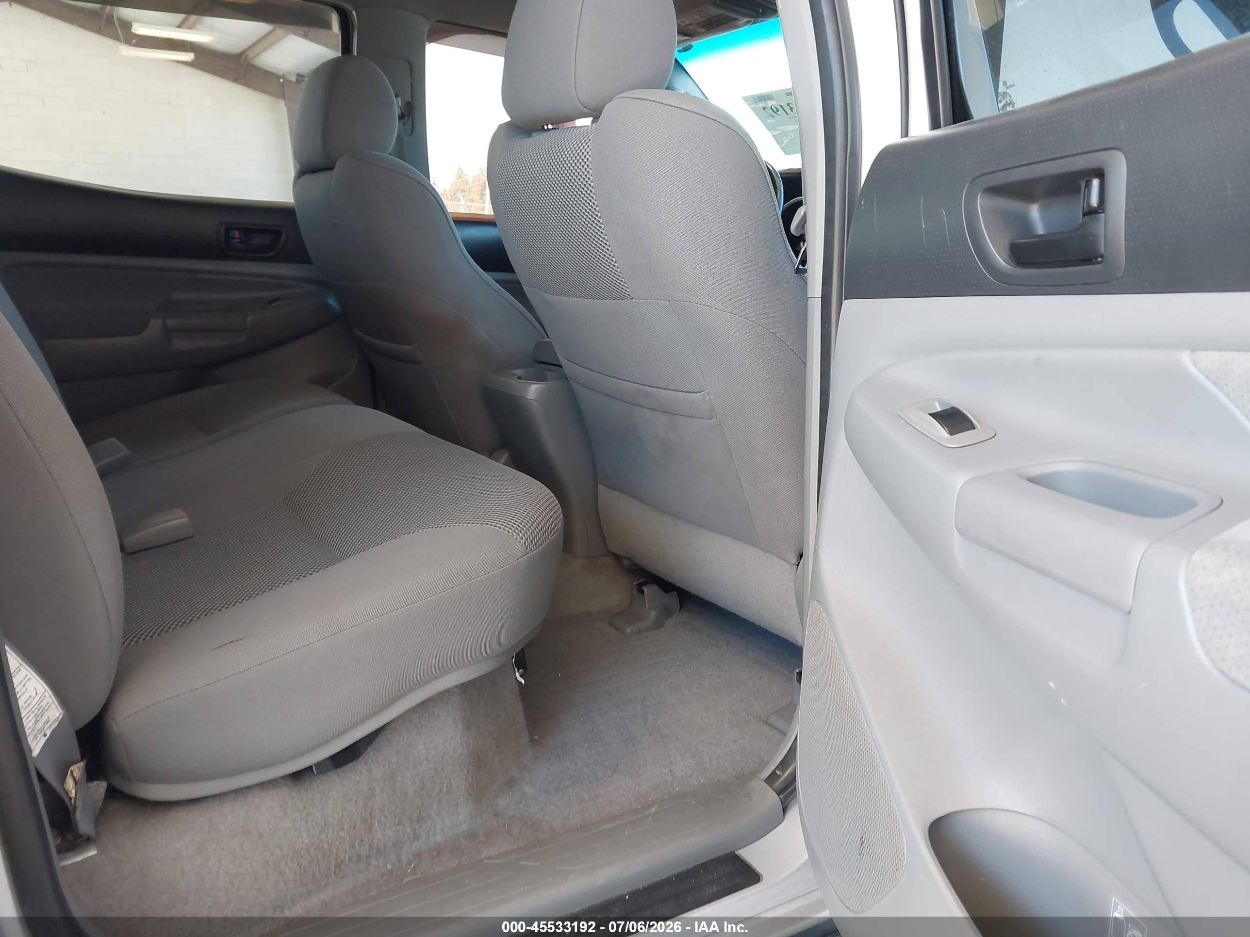 2006 Toyota Tacoma Base V6 Silver vin: 5TEMU52NX6Z147950