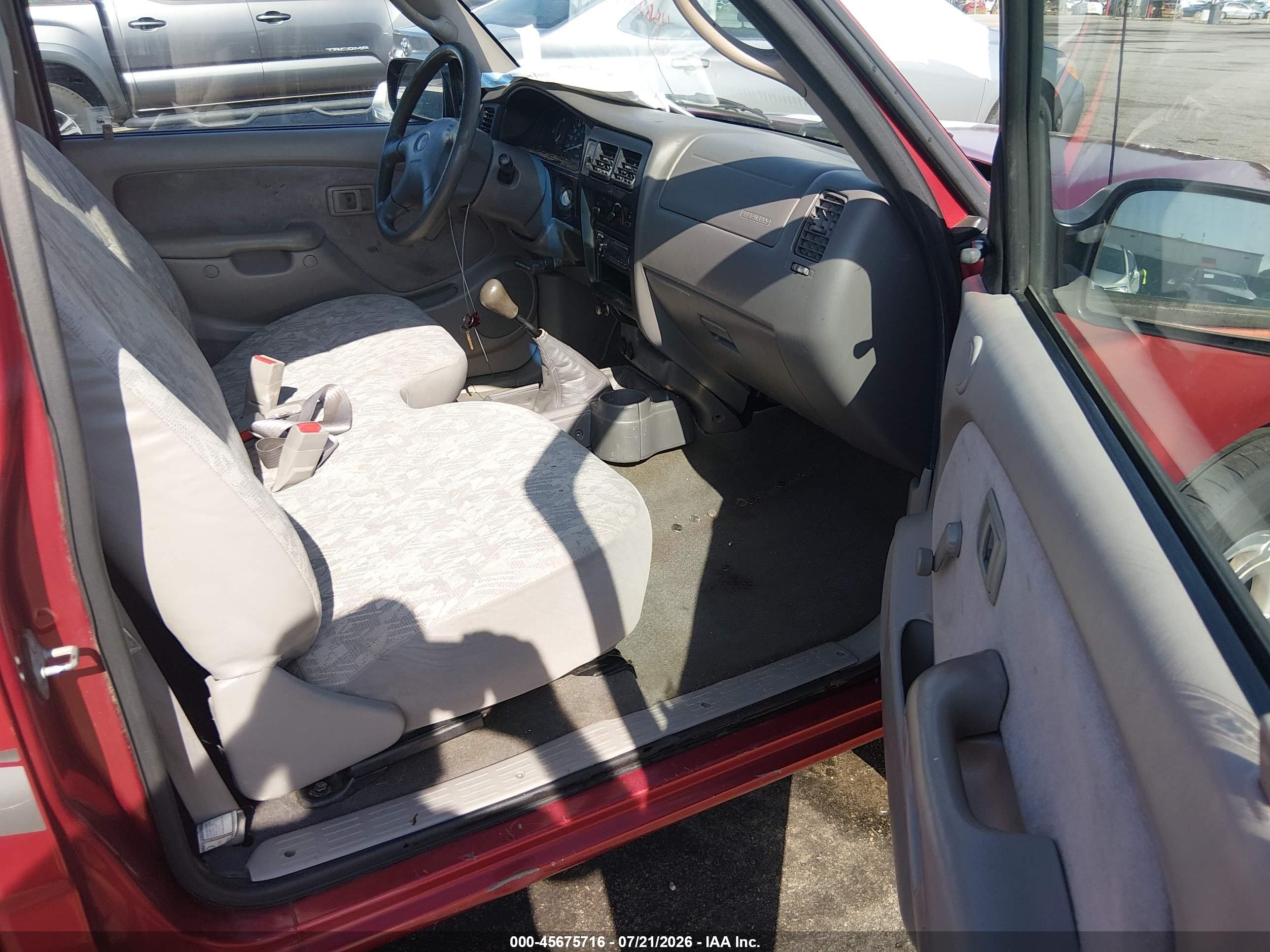 2003 Toyota Tacoma   Красный vin: 5TENL42N03Z149879