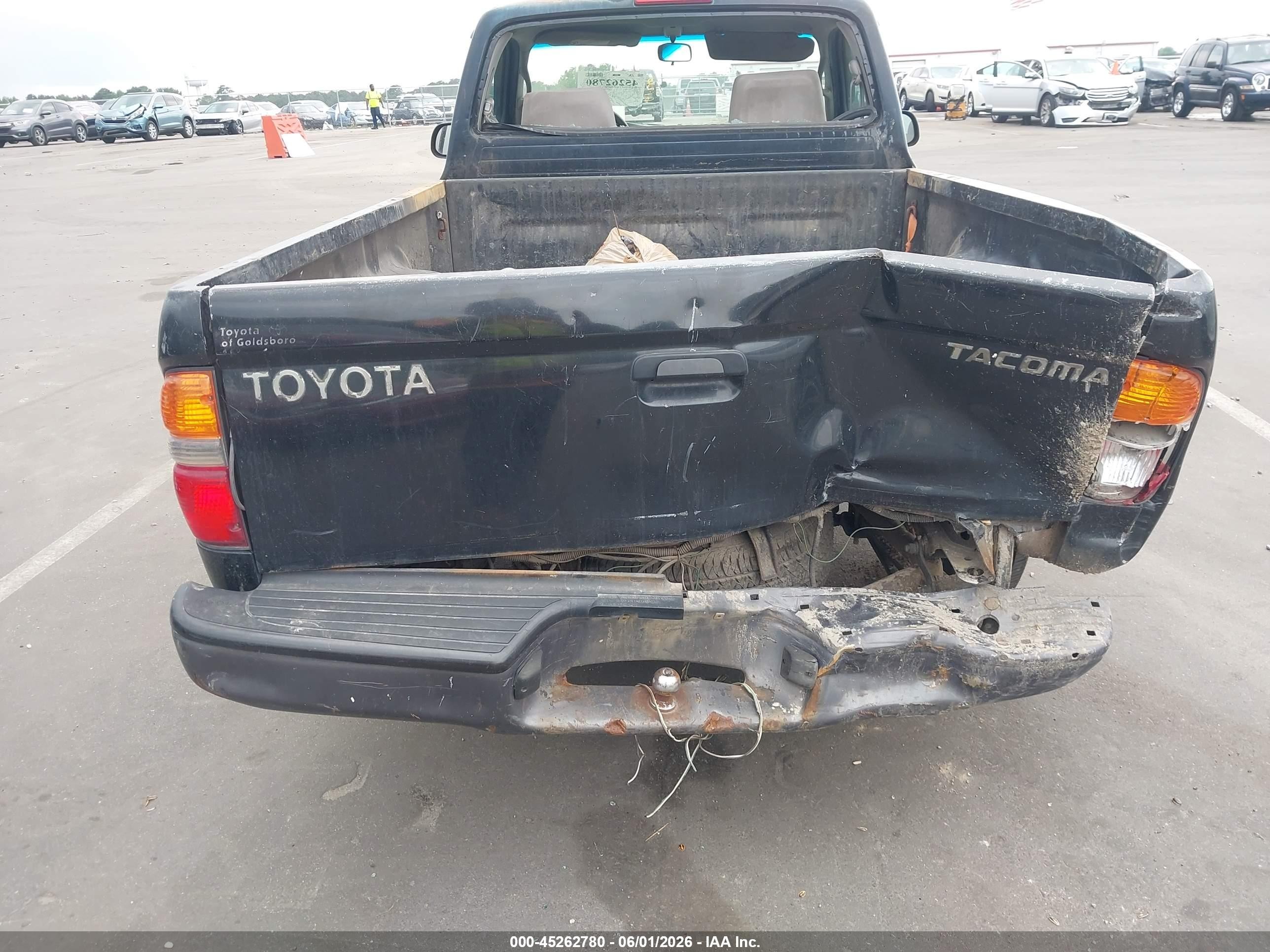2004 Toyota Tacoma   Black vin: 5TENL42N04Z462769