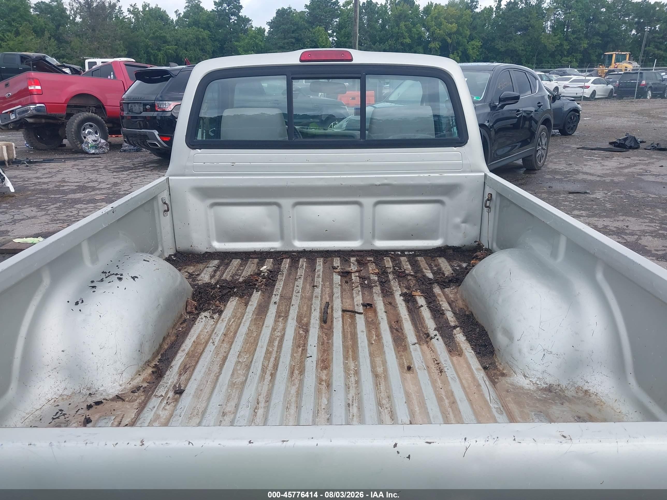 2001 Toyota Tacoma   Silver vin: 5TENL42N11Z835233