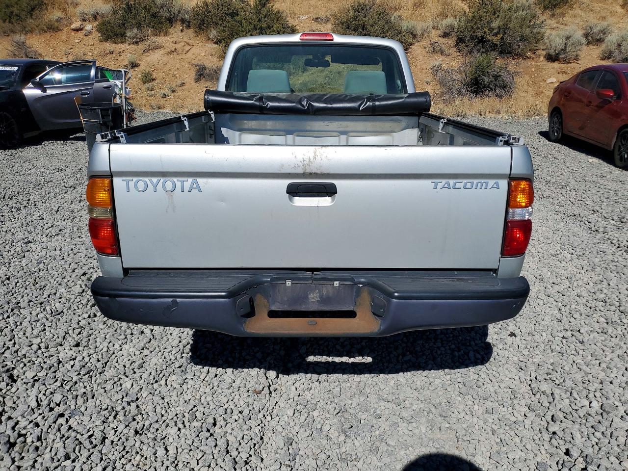 2004 Toyota Tacoma Base Silver vin: 5TENL42N14Z360879