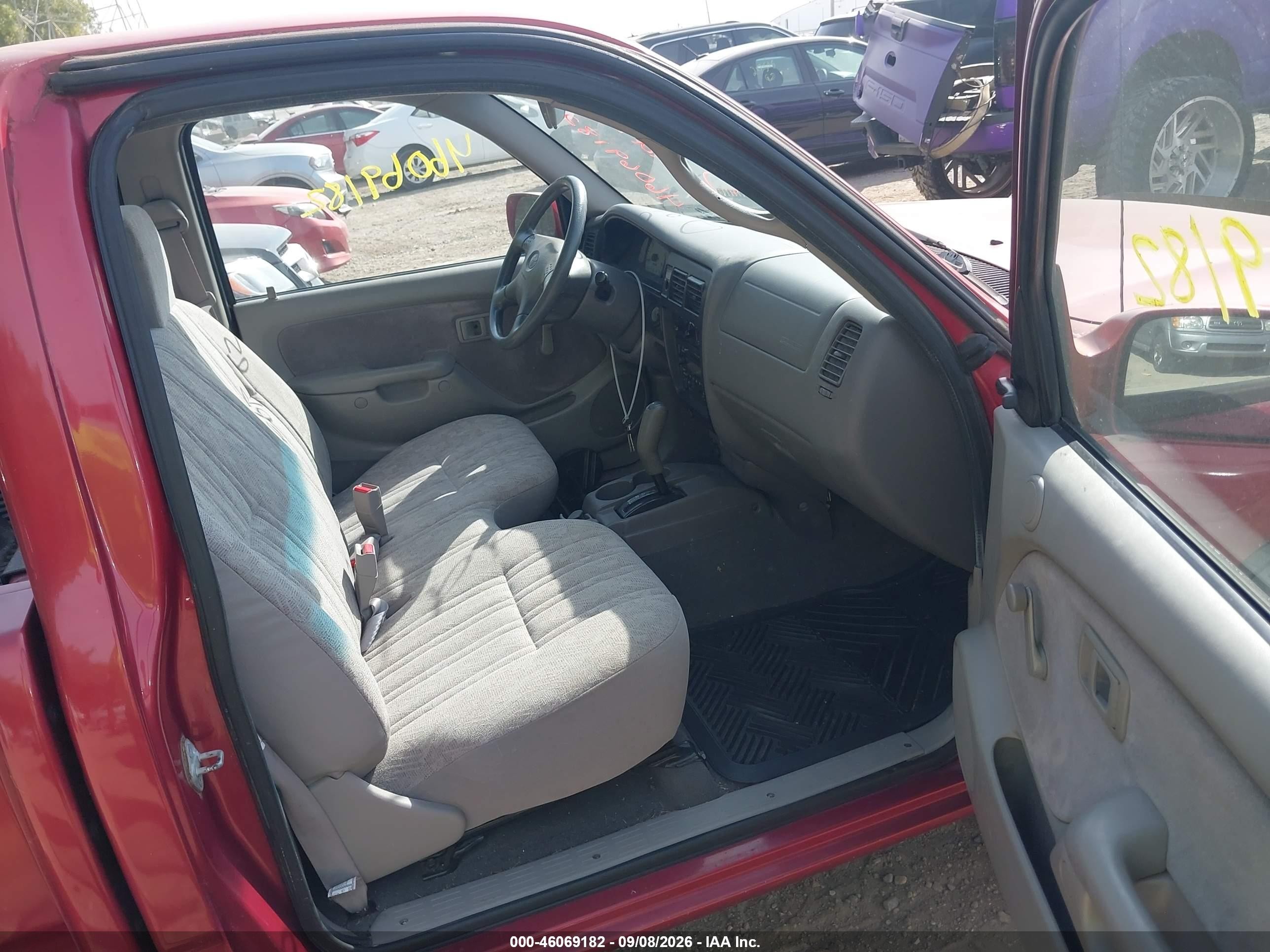 2001 Toyota Tacoma   Red vin: 5TENL42N21Z735948