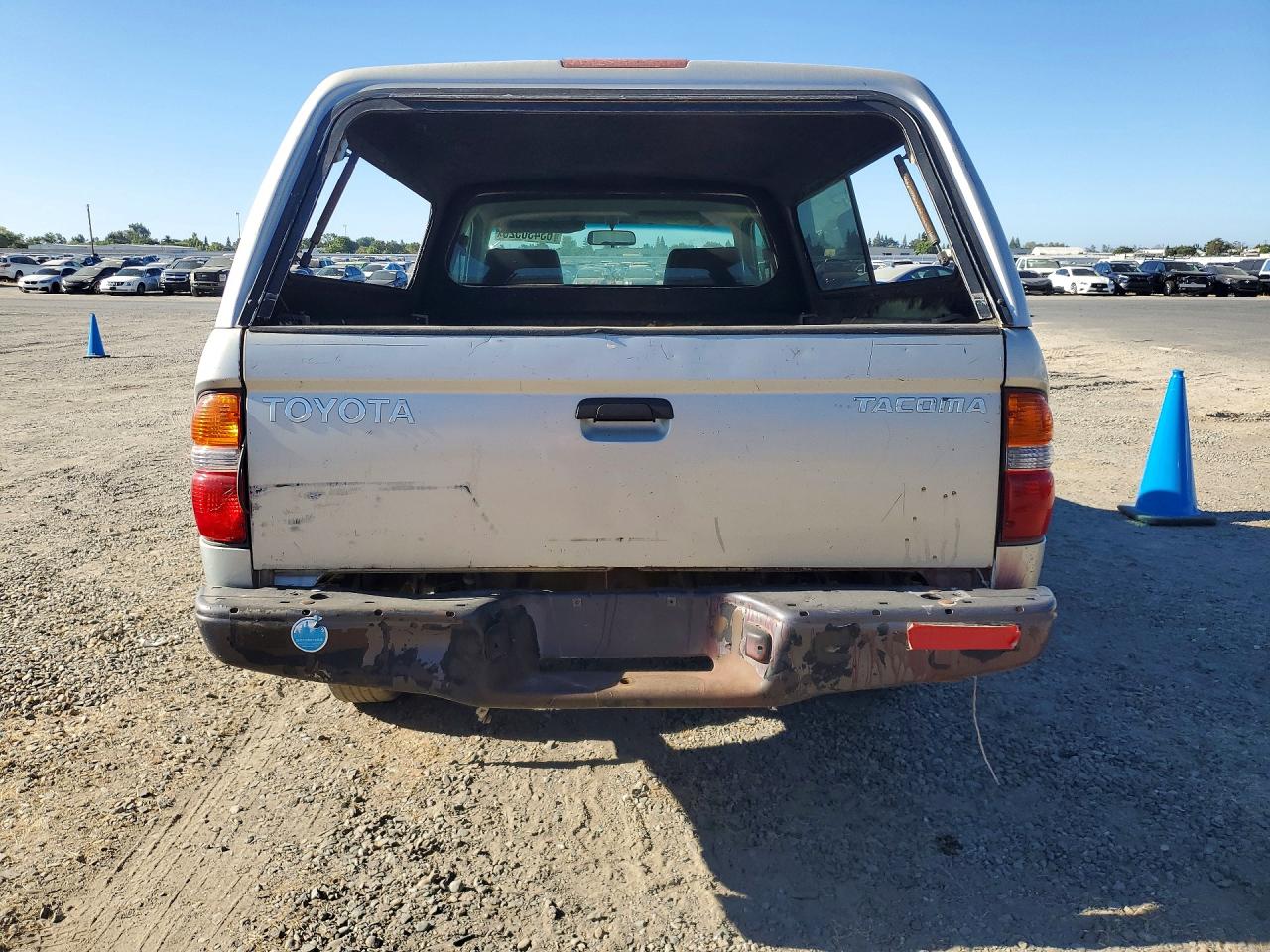 2004 Toyota Tacoma Base Silver vin: 5TENL42N24Z307155