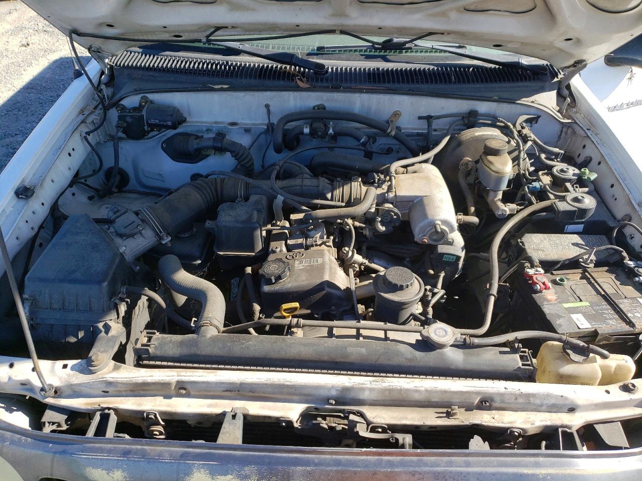 2001 Toyota Tacoma Base White vin: 5TENL42N31Z876530