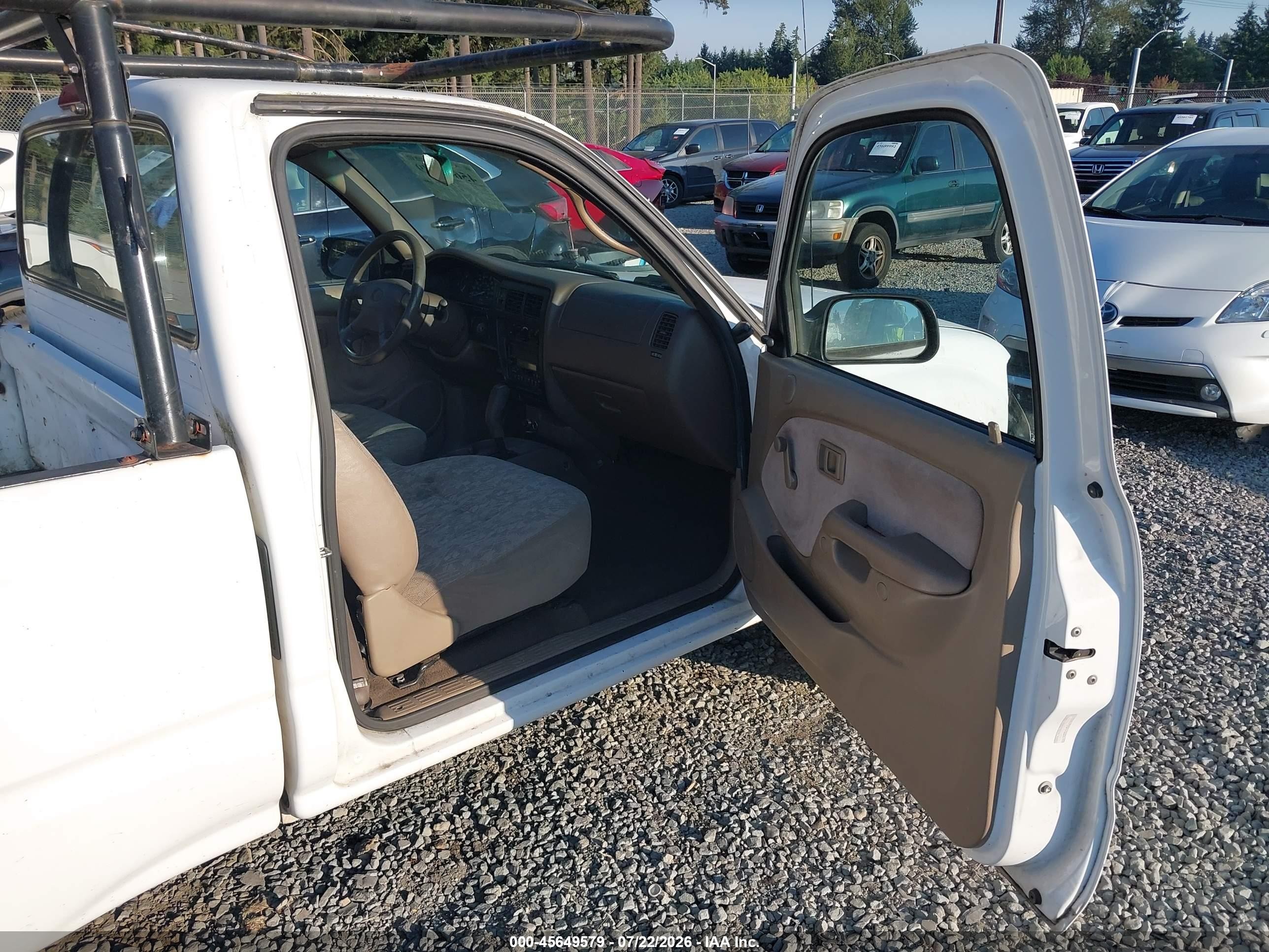 2001 Toyota Tacoma   White vin: 5TENL42N41Z779529