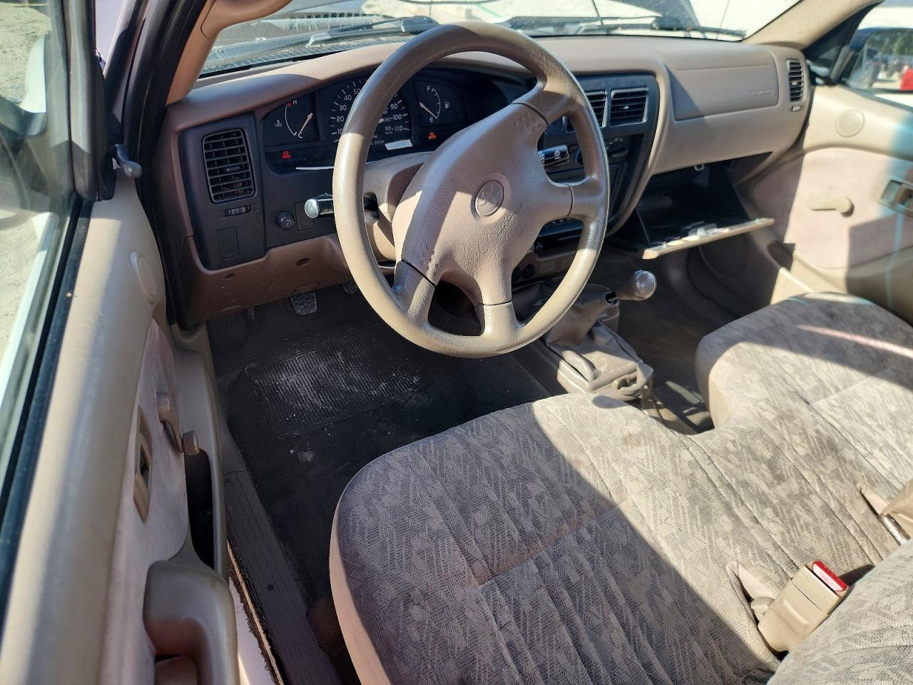 2004 Toyota Tacoma Base White vin: 5TENL42N44Z394184