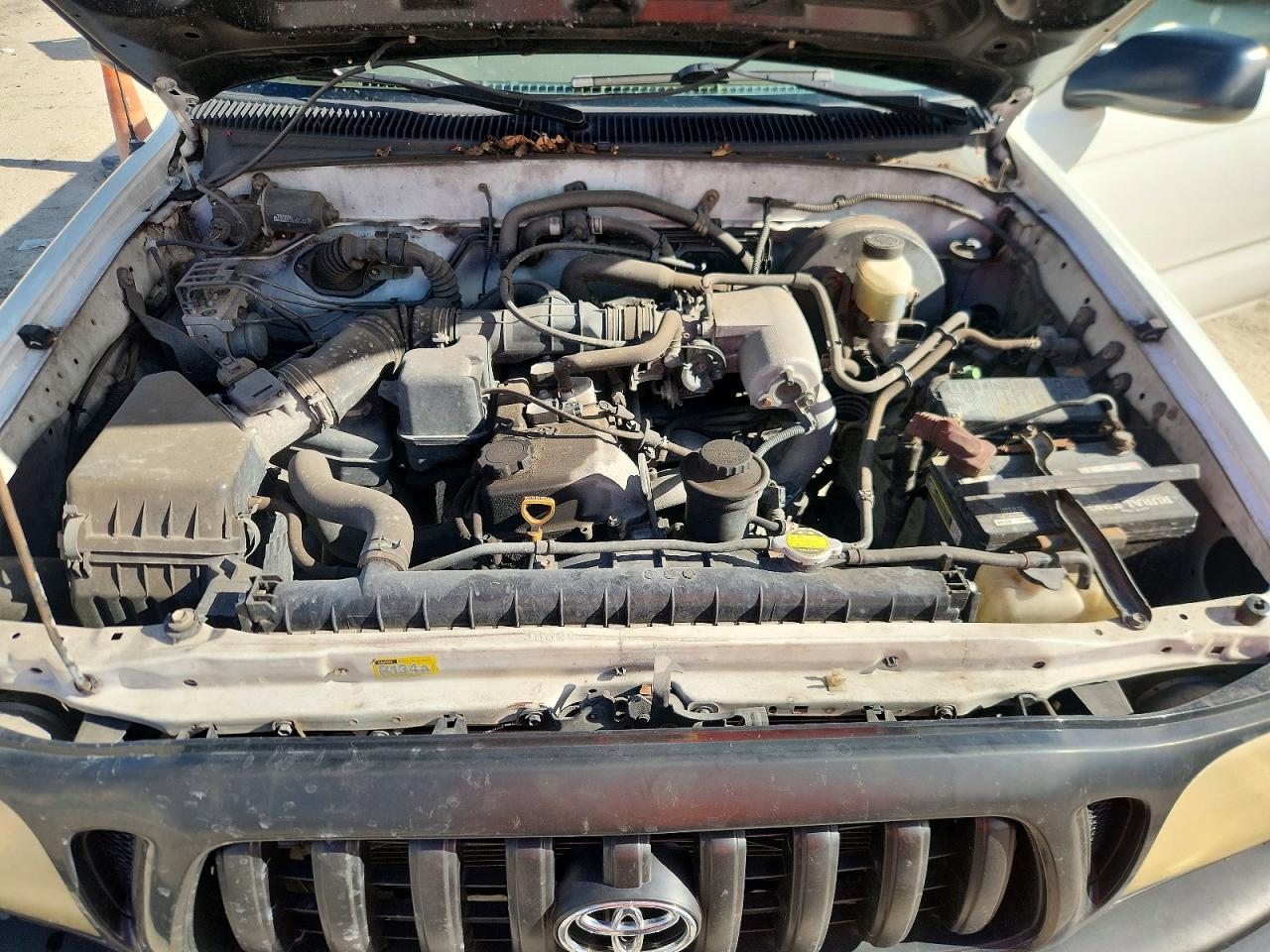 2004 Toyota Tacoma Base White vin: 5TENL42N44Z394184