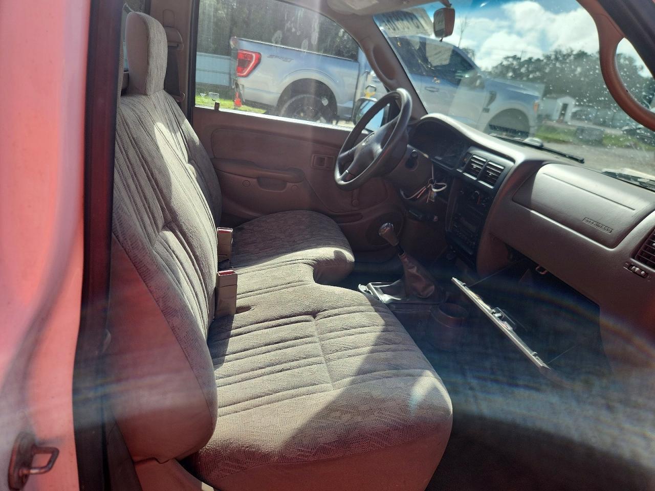 2004 Toyota Tacoma Base White vin: 5TENL42N44Z394184