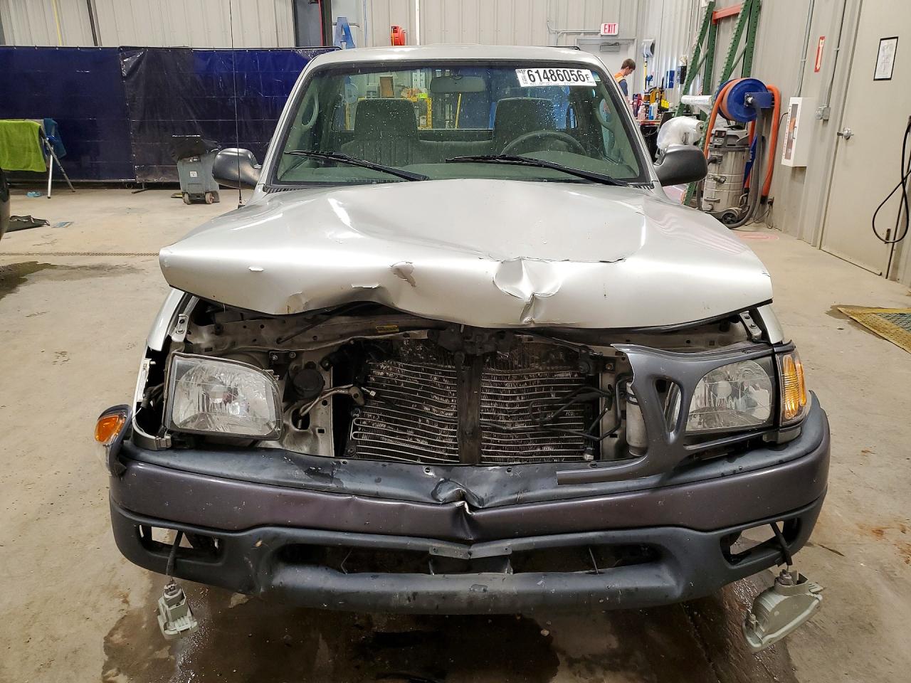 2004 Toyota Tacoma Base Silver vin: 5TENL42N44Z457798