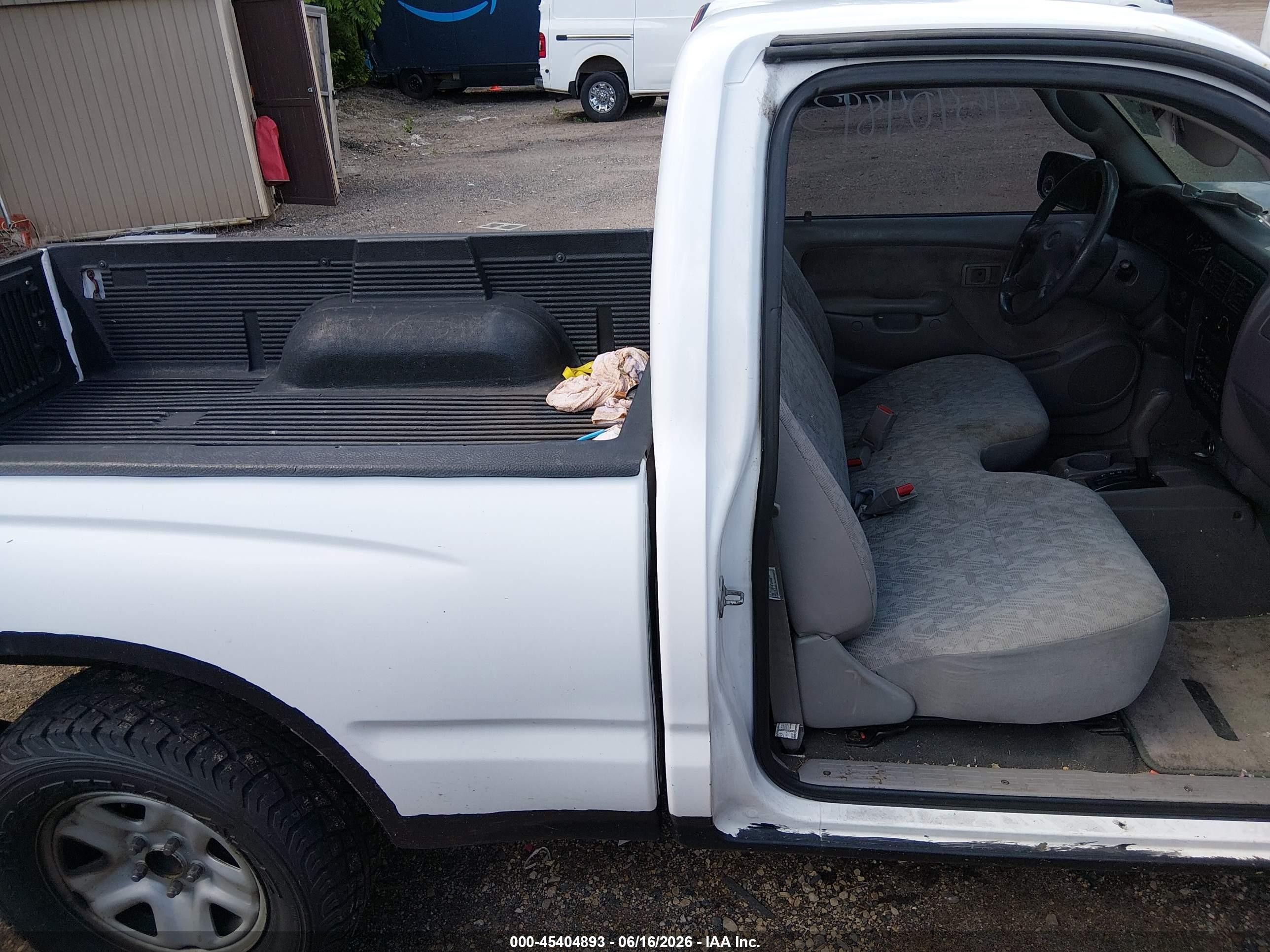 2002 Toyota Tacoma   White vin: 5TENL42N52Z031292
