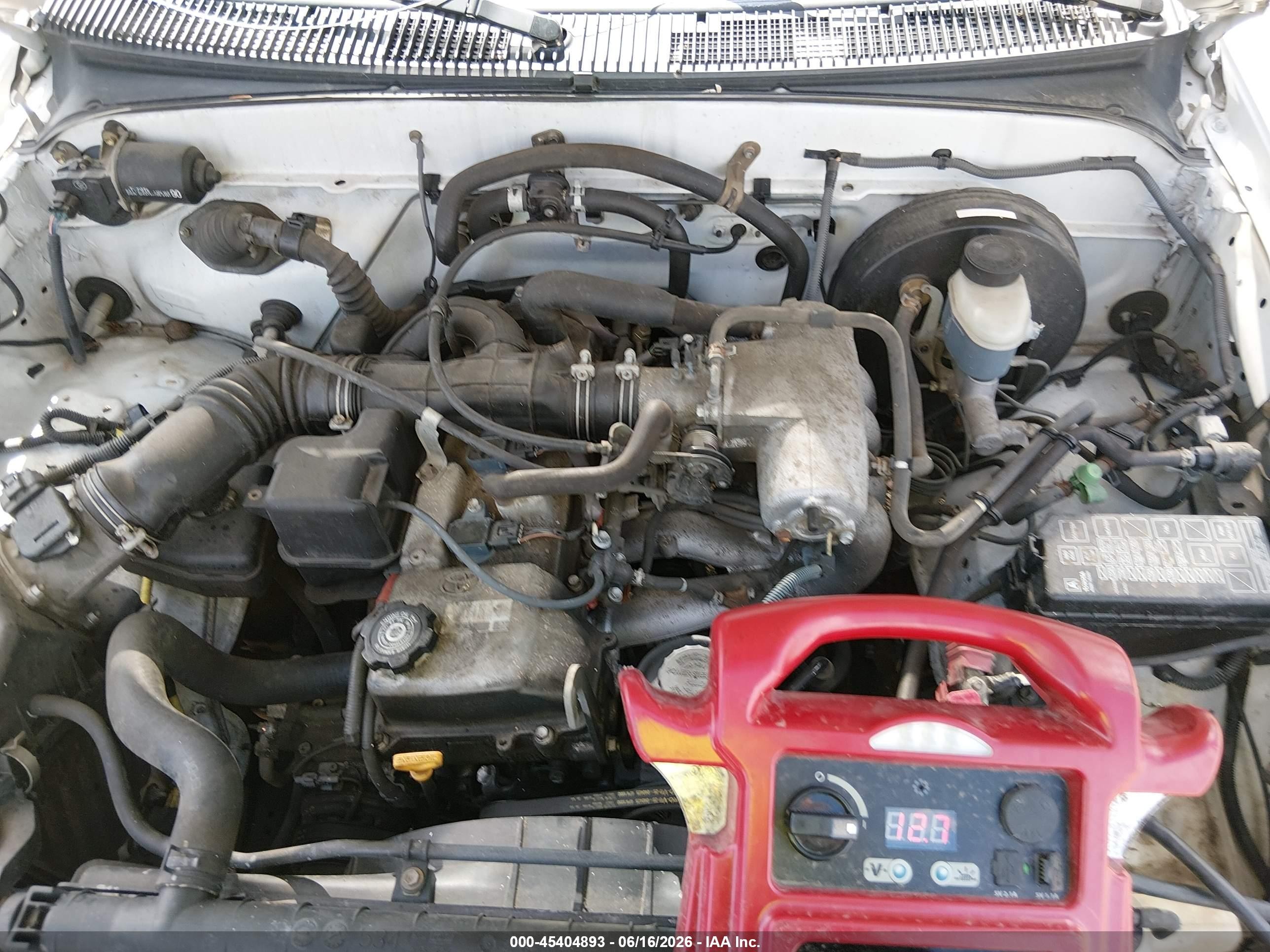 2002 Toyota Tacoma   White vin: 5TENL42N52Z031292