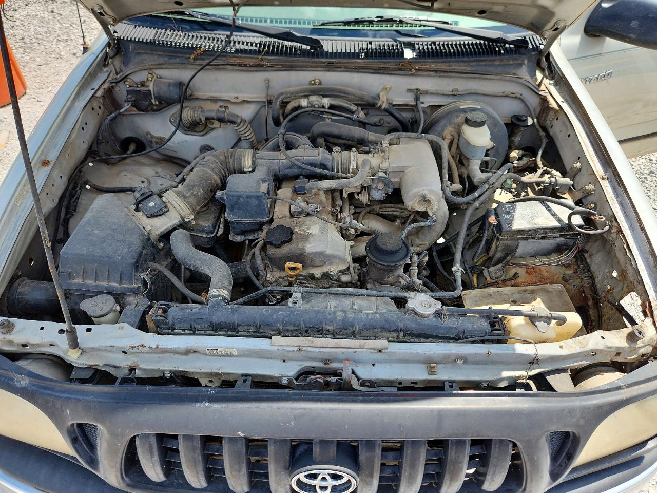 2002 Toyota Tacoma Base Silver vin: 5TENL42N52Z127634