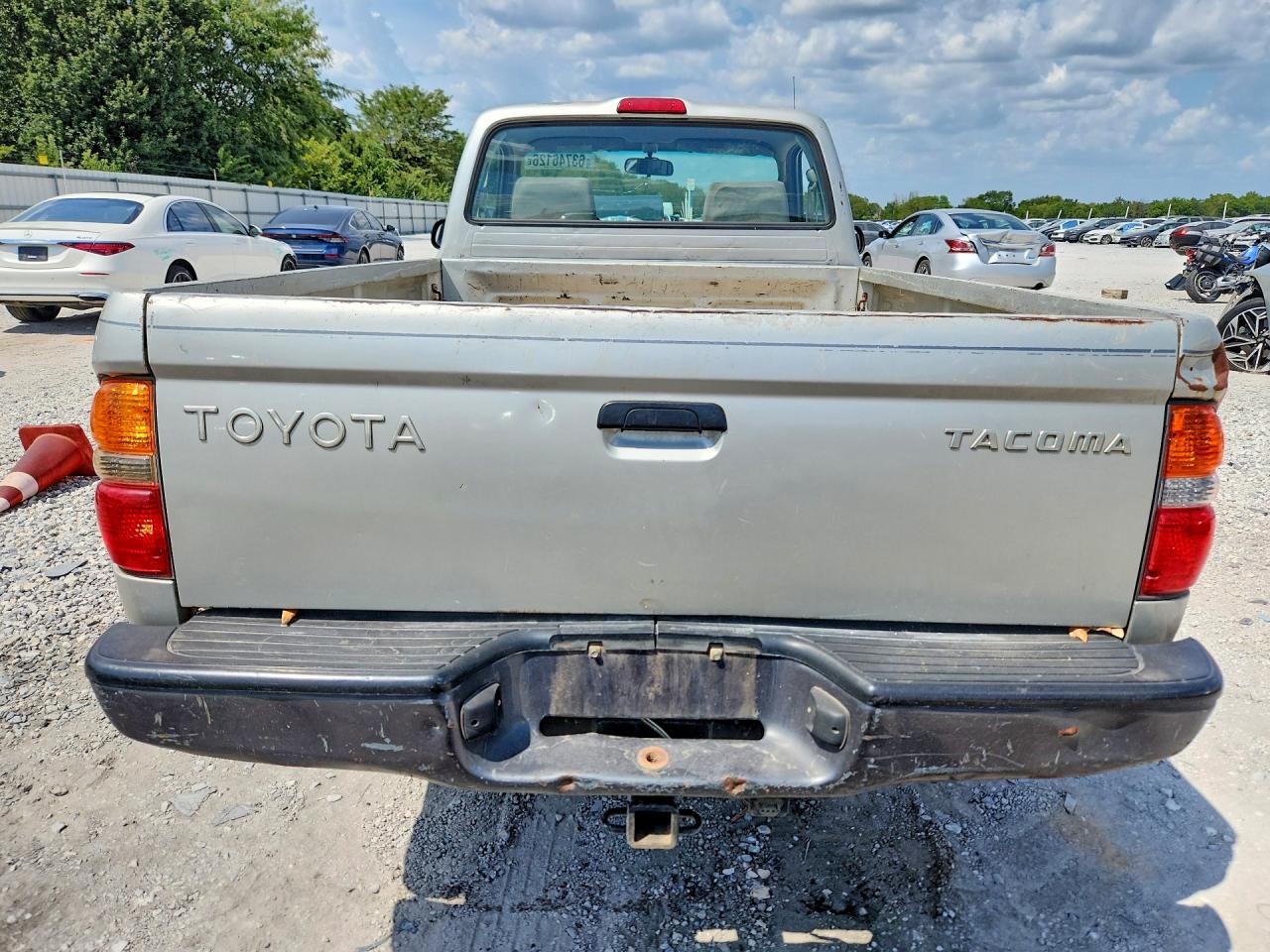 2002 Toyota Tacoma Base Silver vin: 5TENL42N52Z127634