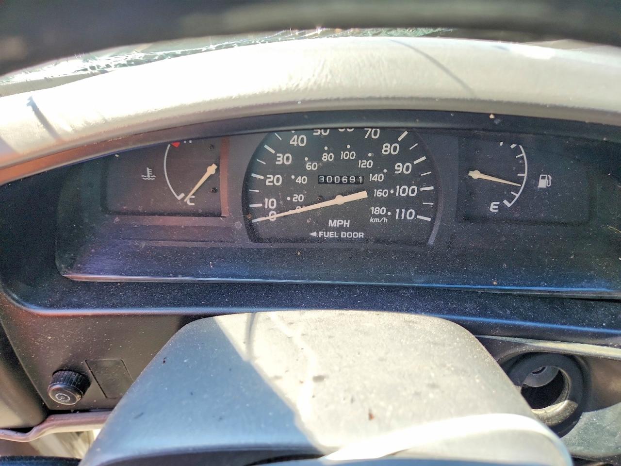 2003 Toyota Tacoma Base White vin: 5TENL42N53Z179797