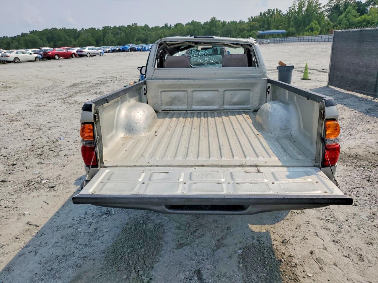 2001 Toyota Tacoma Base Бежевый vin: 5TENL42N61Z743387