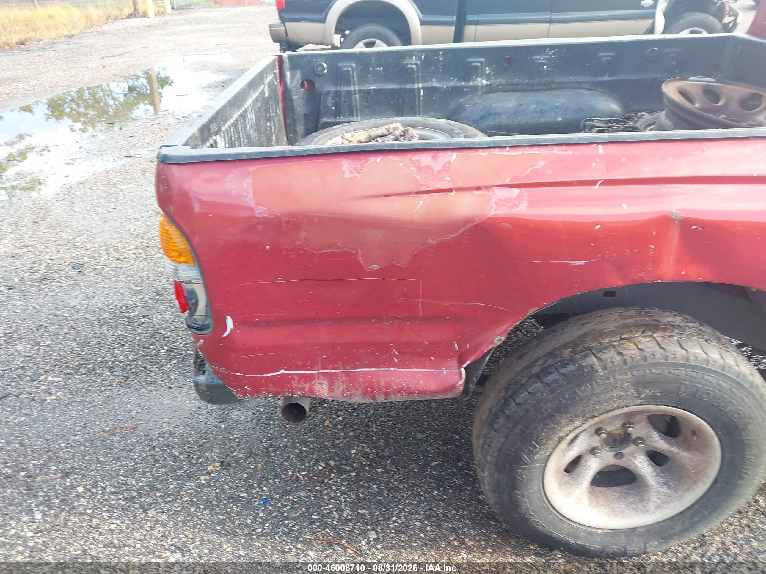 2001 Toyota Tacoma   Red vin: 5TENL42N61Z766751