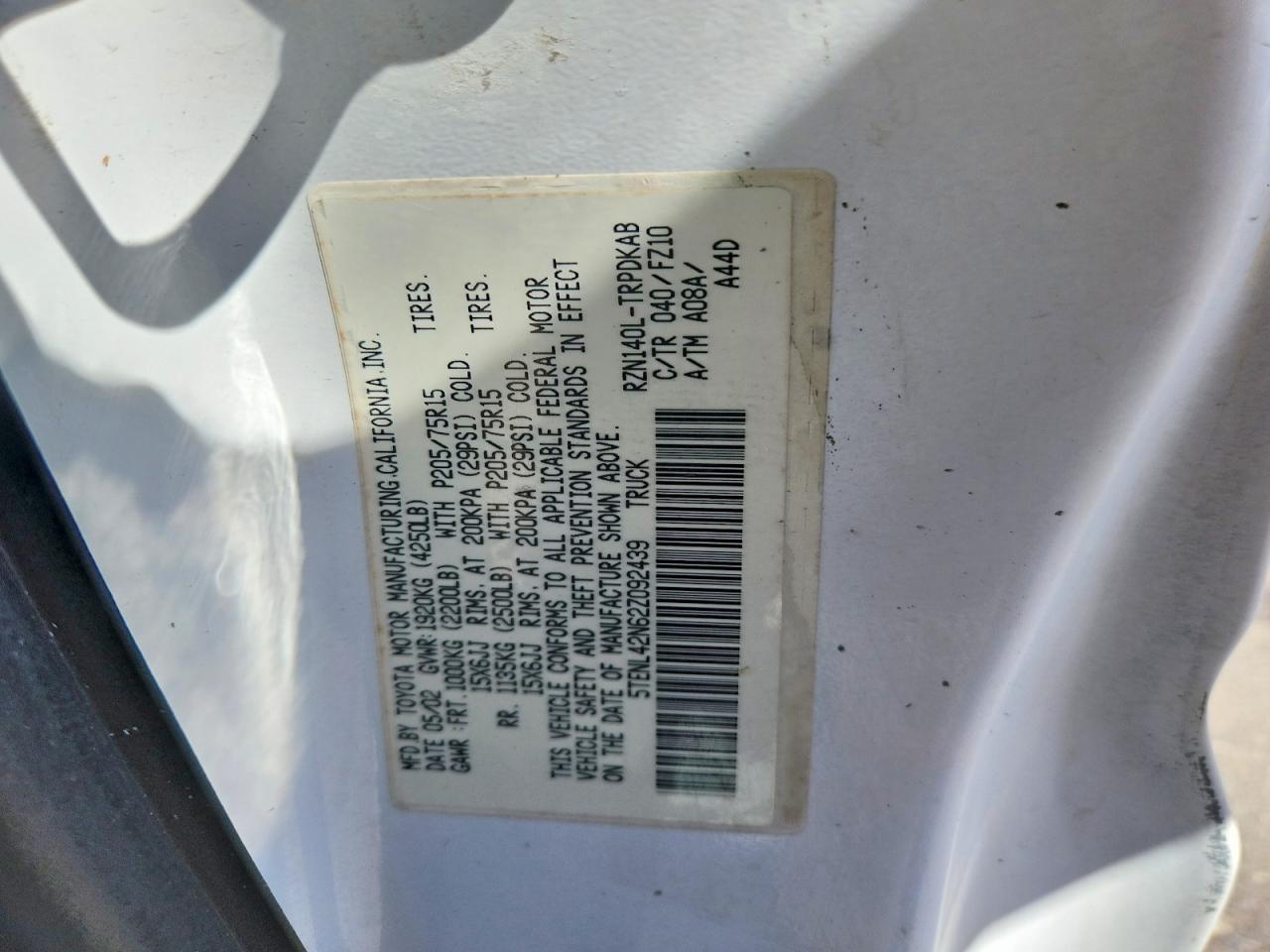 2002 Toyota Tacoma Base White vin: 5TENL42N62Z092439