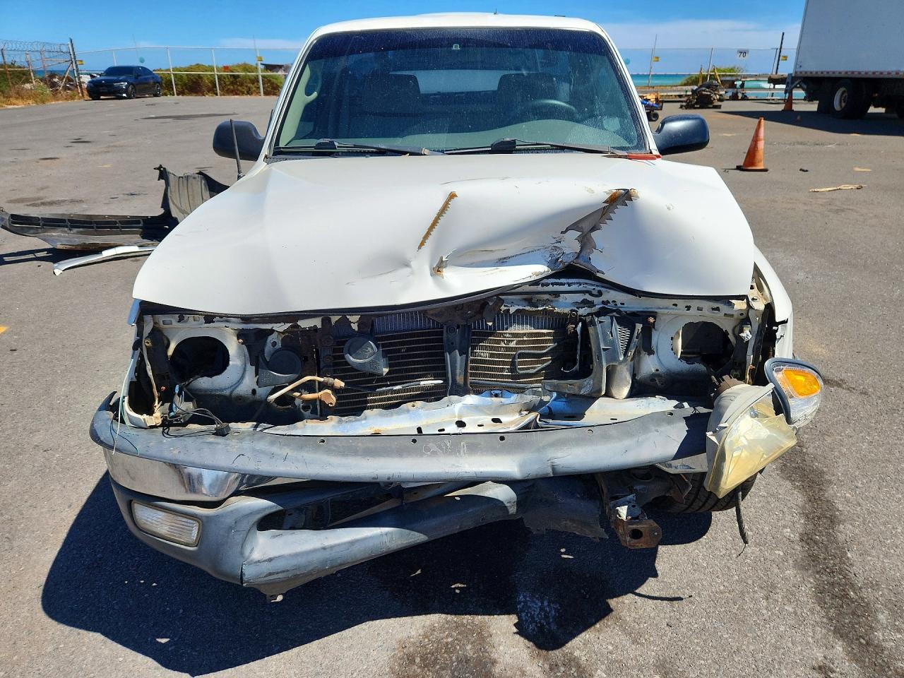 2002 Toyota Tacoma Base White vin: 5TENL42N62Z092439