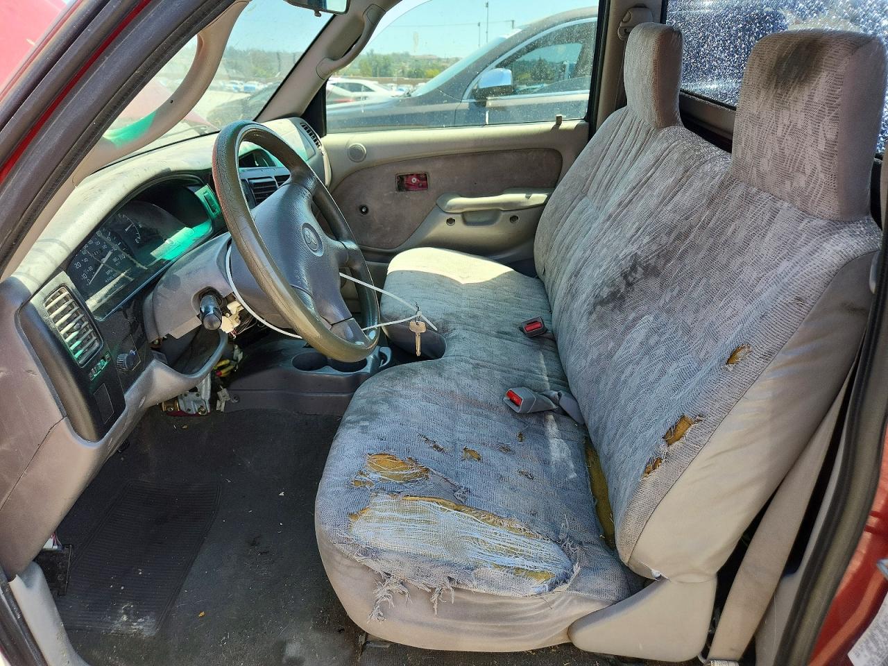 2004 Toyota Tacoma Base Red vin: 5TENL42N64Z402222