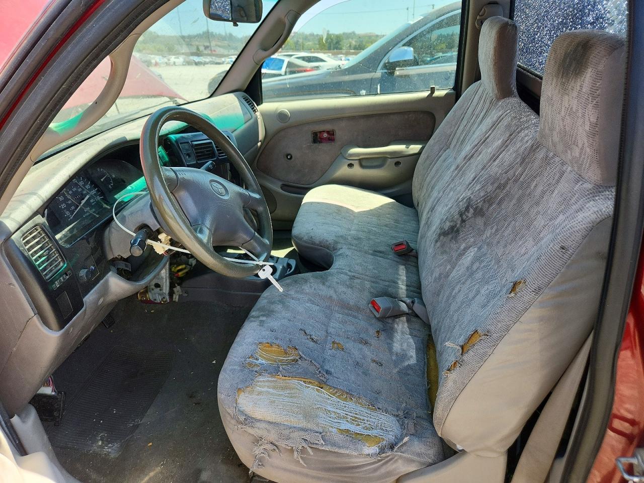 2004 Toyota Tacoma Base Red vin: 5TENL42N64Z402222