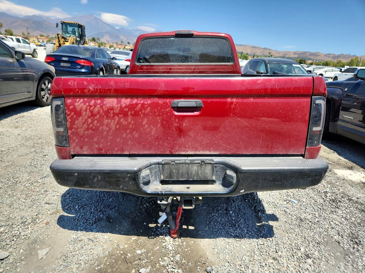 2004 Toyota Tacoma Base Red vin: 5TENL42N64Z402222