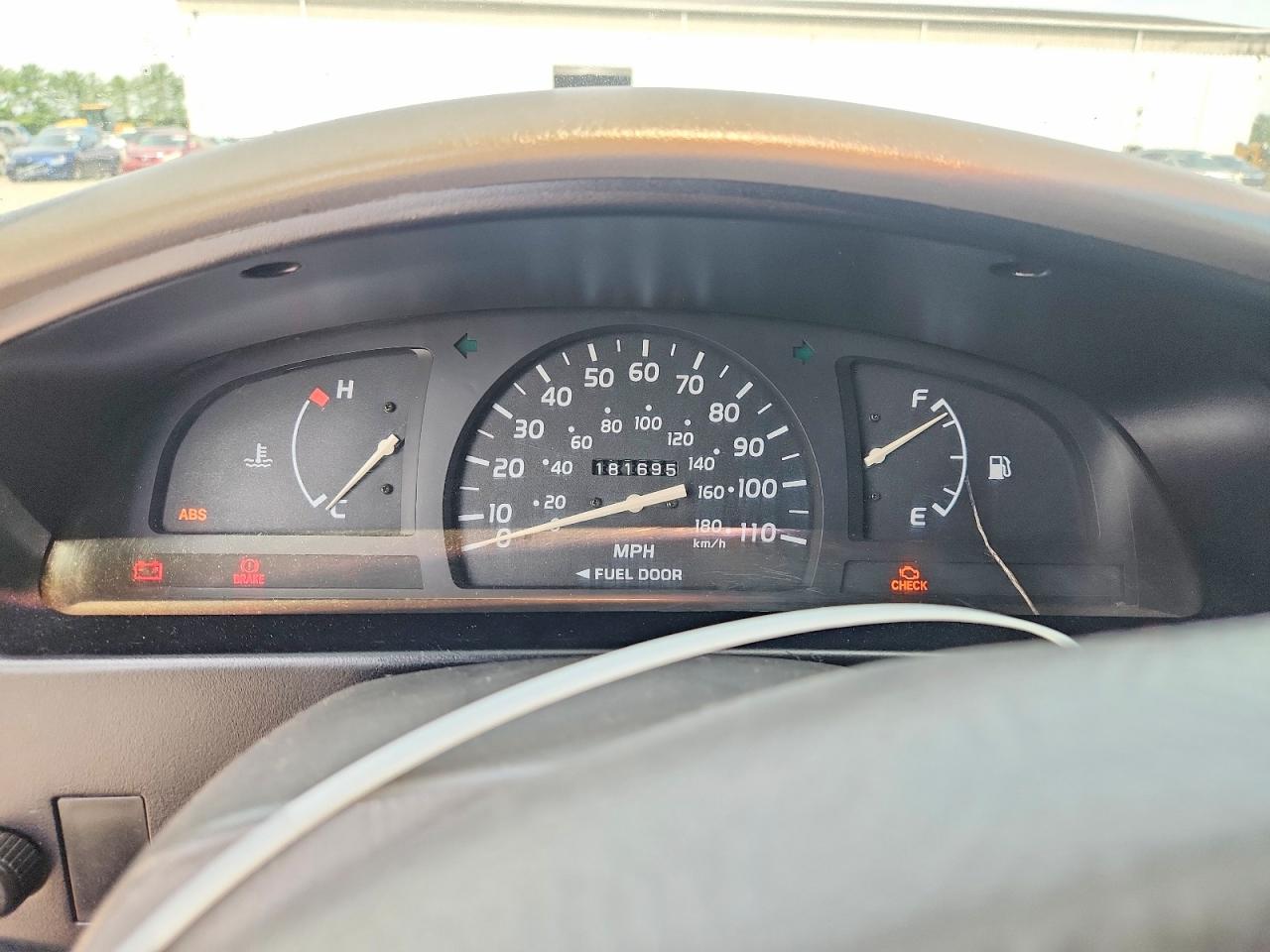 2004 Toyota Tacoma Base White vin: 5TENL42N74Z362040