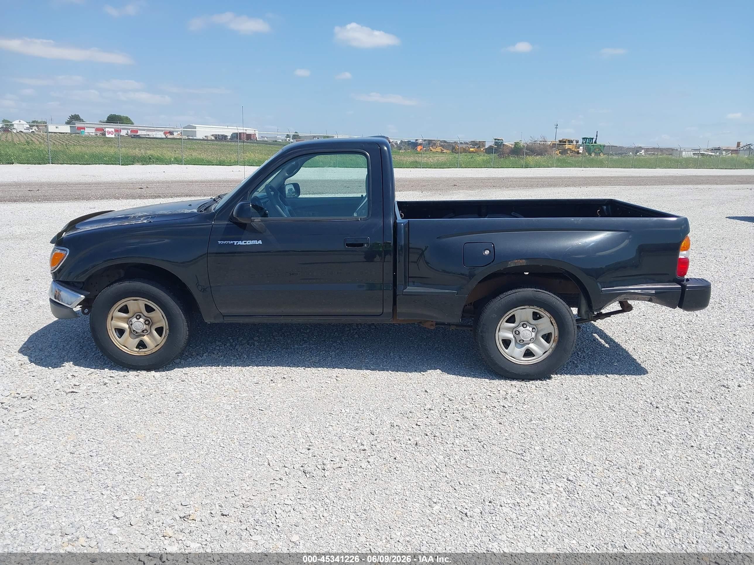2001 Toyota Tacoma   Черный vin: 5TENL42N81Z857665