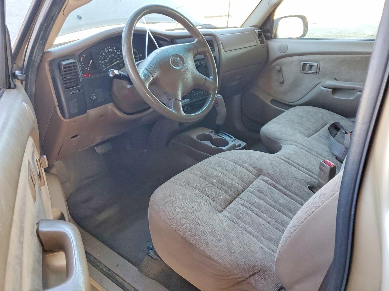 2004 Toyota Tacoma Base Beige vin: 5TENL42N84Z330083