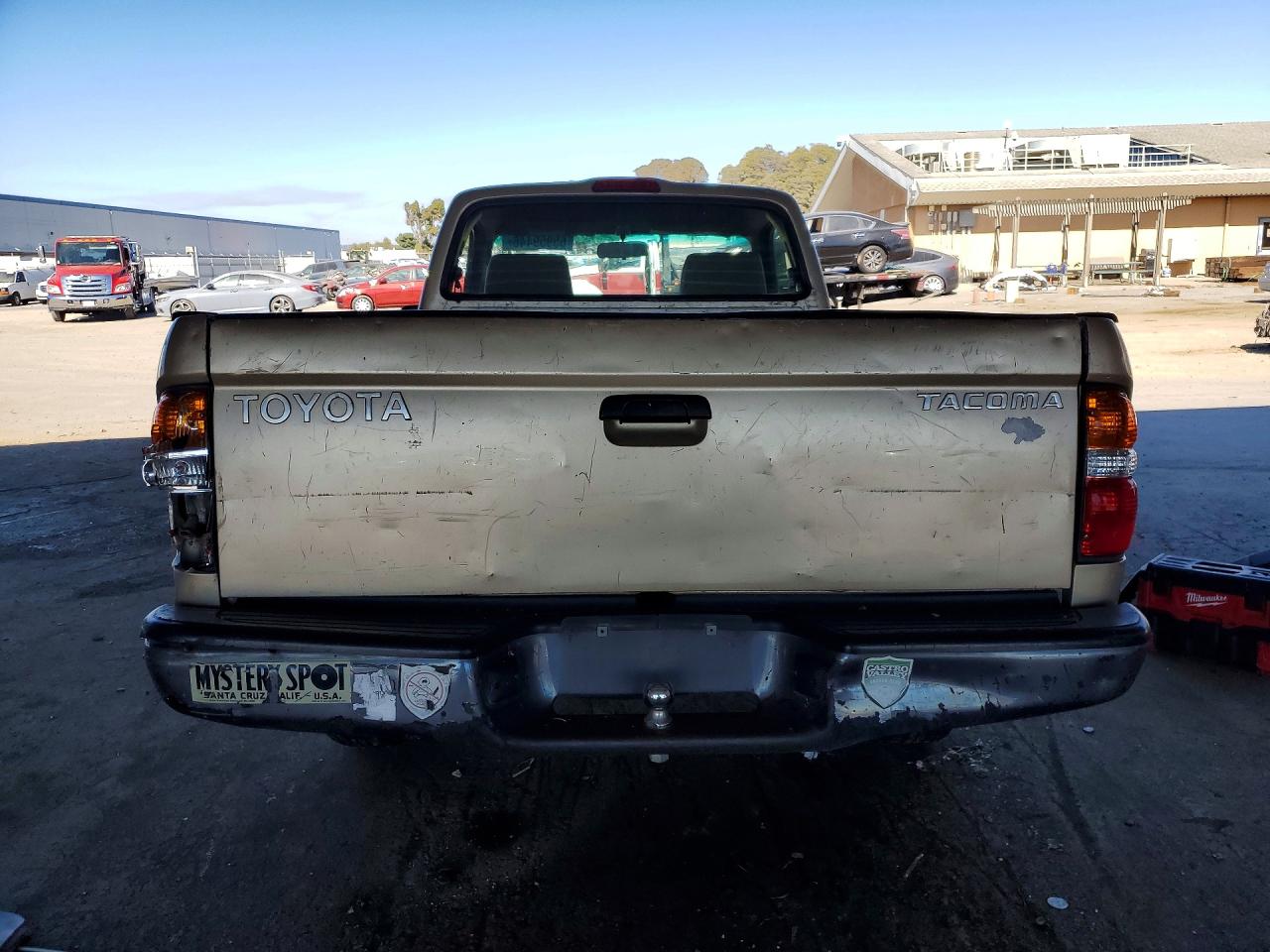 2004 Toyota Tacoma Base Beige vin: 5TENL42N84Z330083
