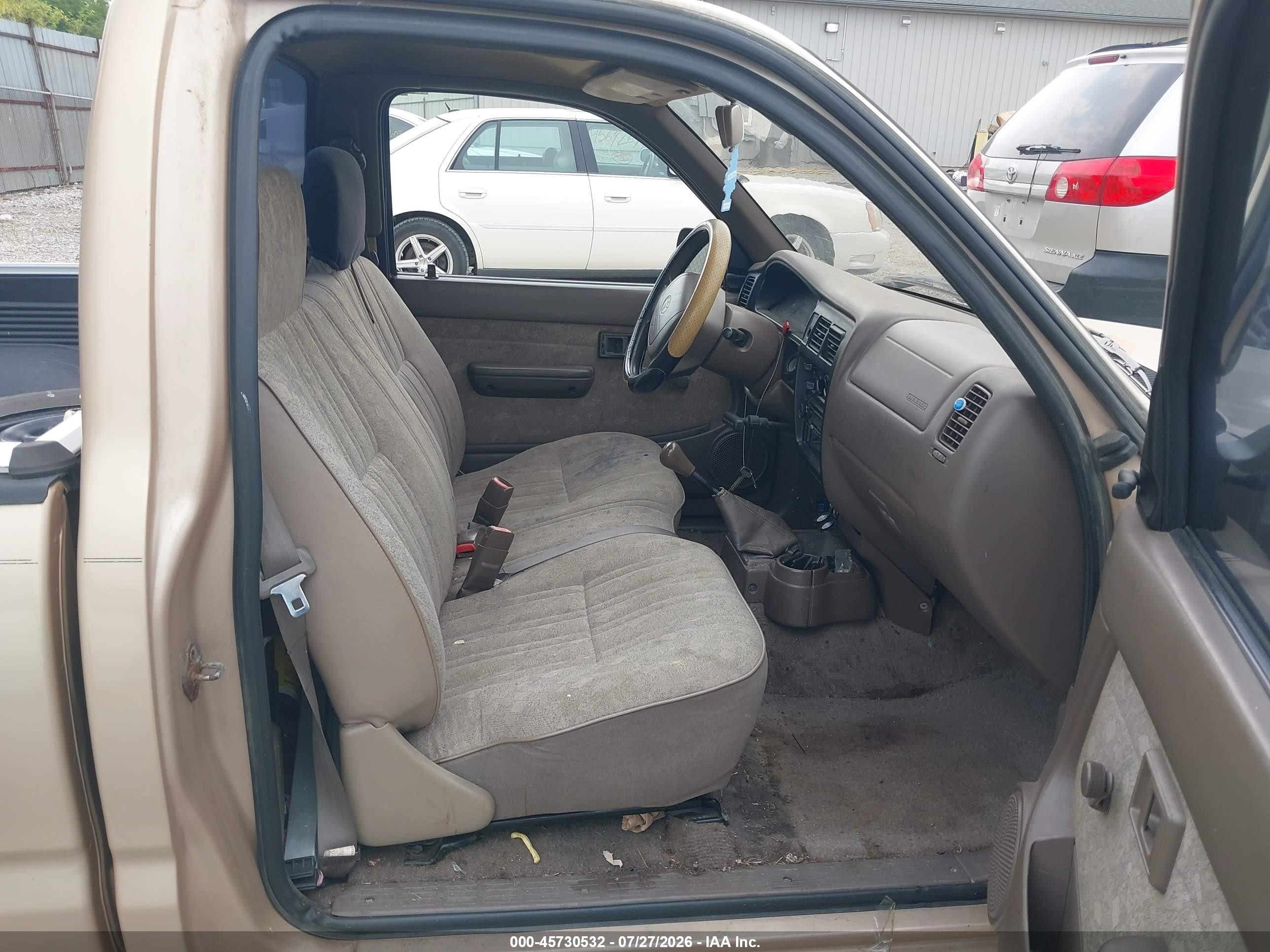 2000 Toyota Tacoma Tan vin: 5TENL42N8YZ692629