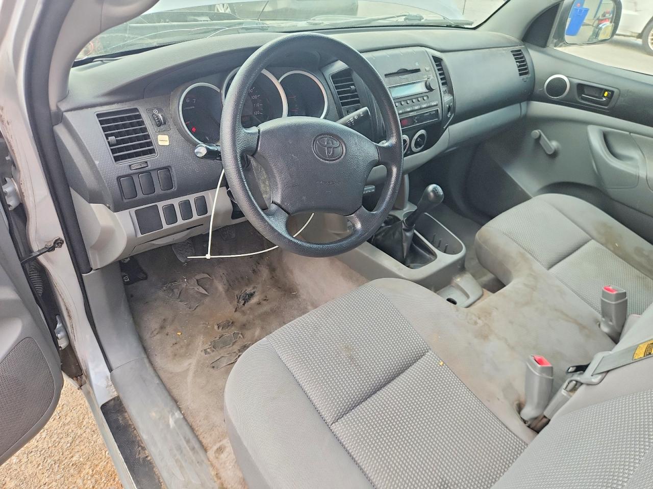 2006 Toyota Tacoma Base Silver vin: 5TENX22N16Z282003