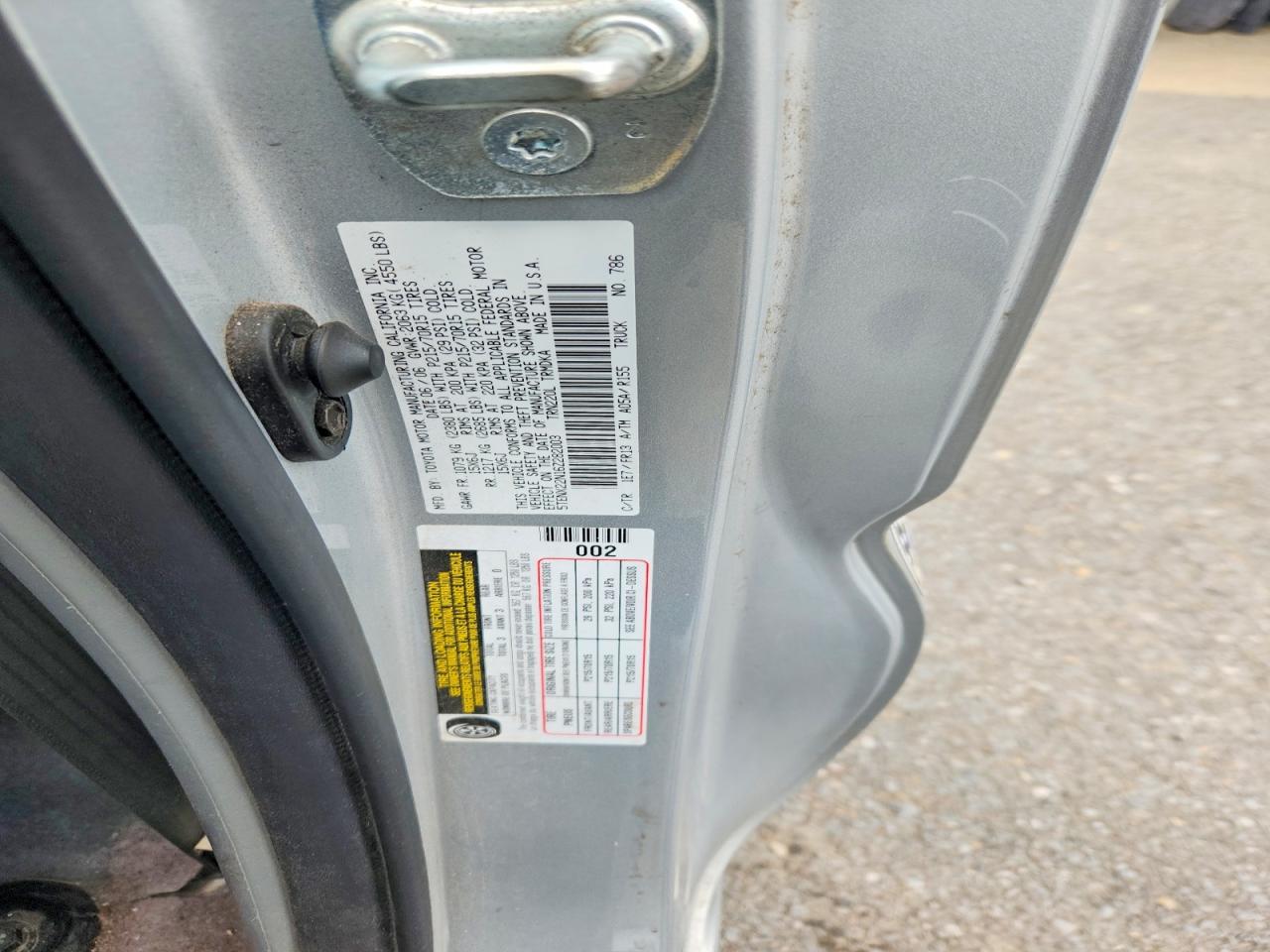 2006 Toyota Tacoma Base Silver vin: 5TENX22N16Z282003