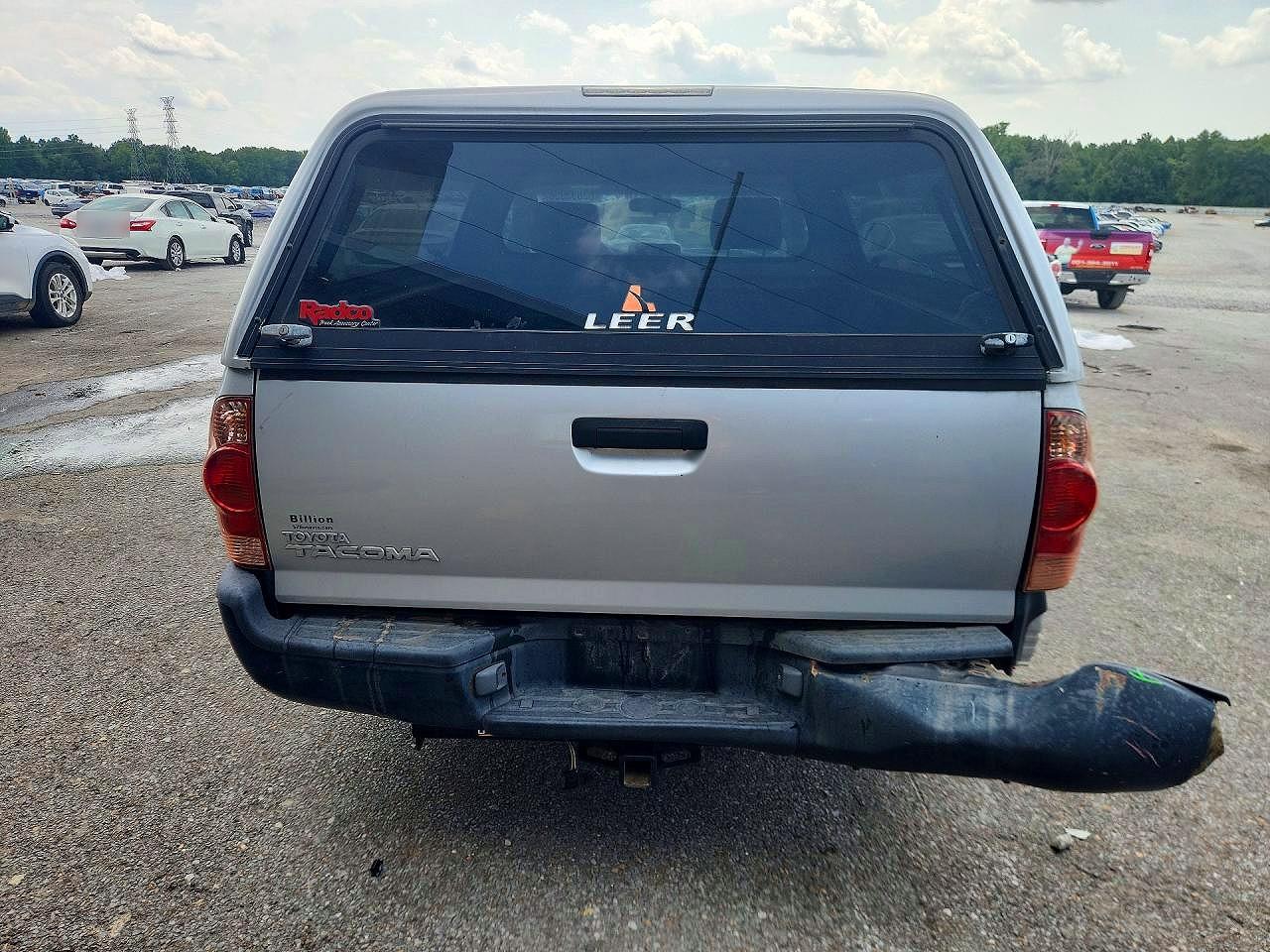 2006 Toyota Tacoma Base Silver vin: 5TENX22N16Z282003