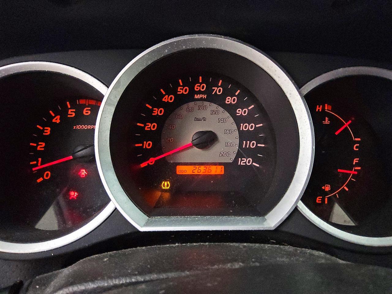 2007 Toyota Tacoma Base White vin: 5TENX22N17Z378263