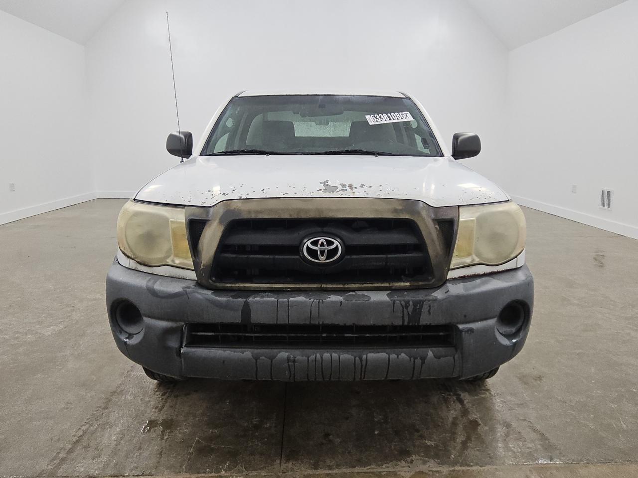 2007 Toyota Tacoma Base White vin: 5TENX22N17Z378263 Damage: Left Head Lamp, Faded, Repair Required