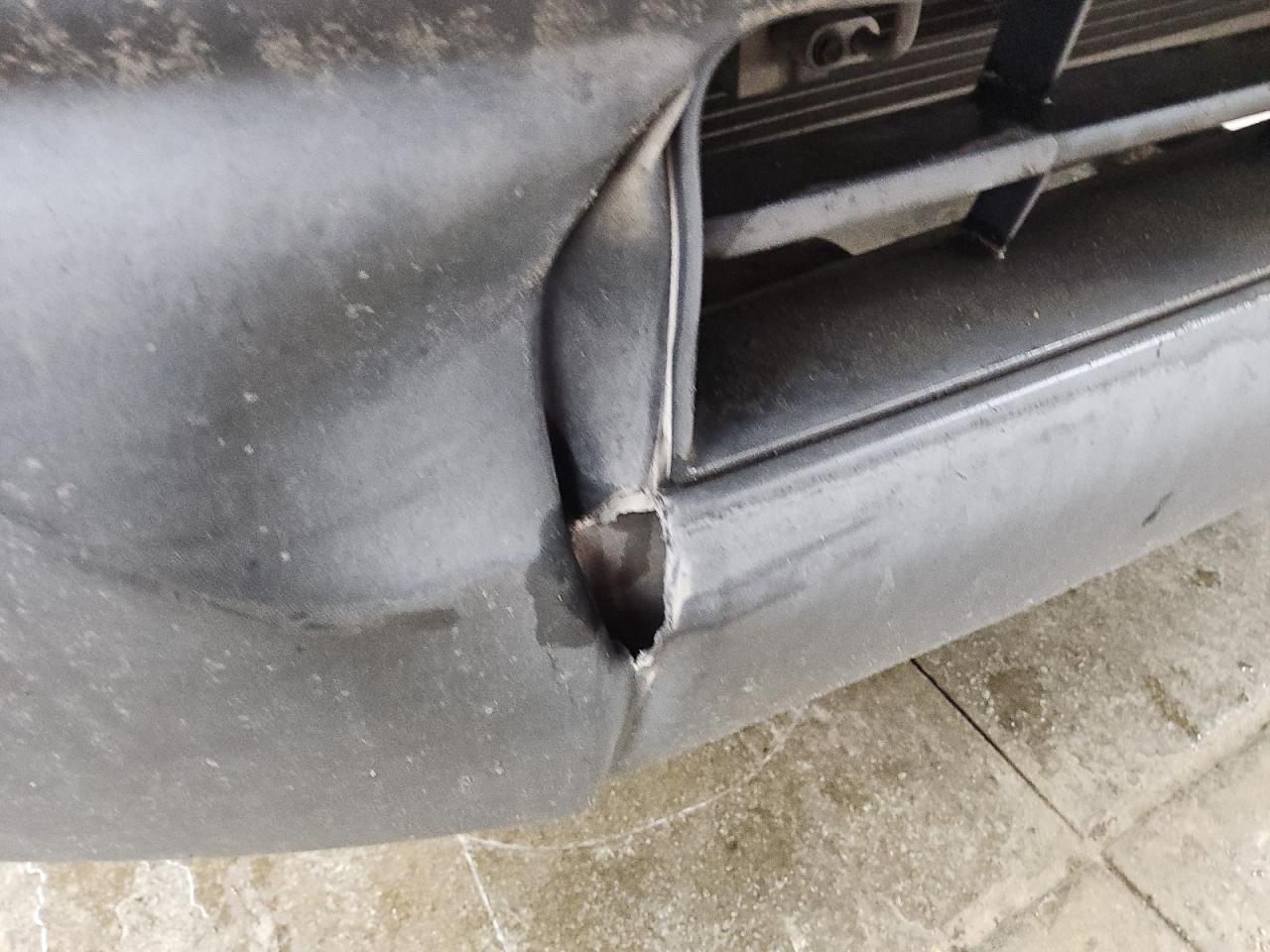 2007 Toyota Tacoma Base White vin: 5TENX22N17Z378263 Damage: F Bumper Textured, Broken, Replacement Required
