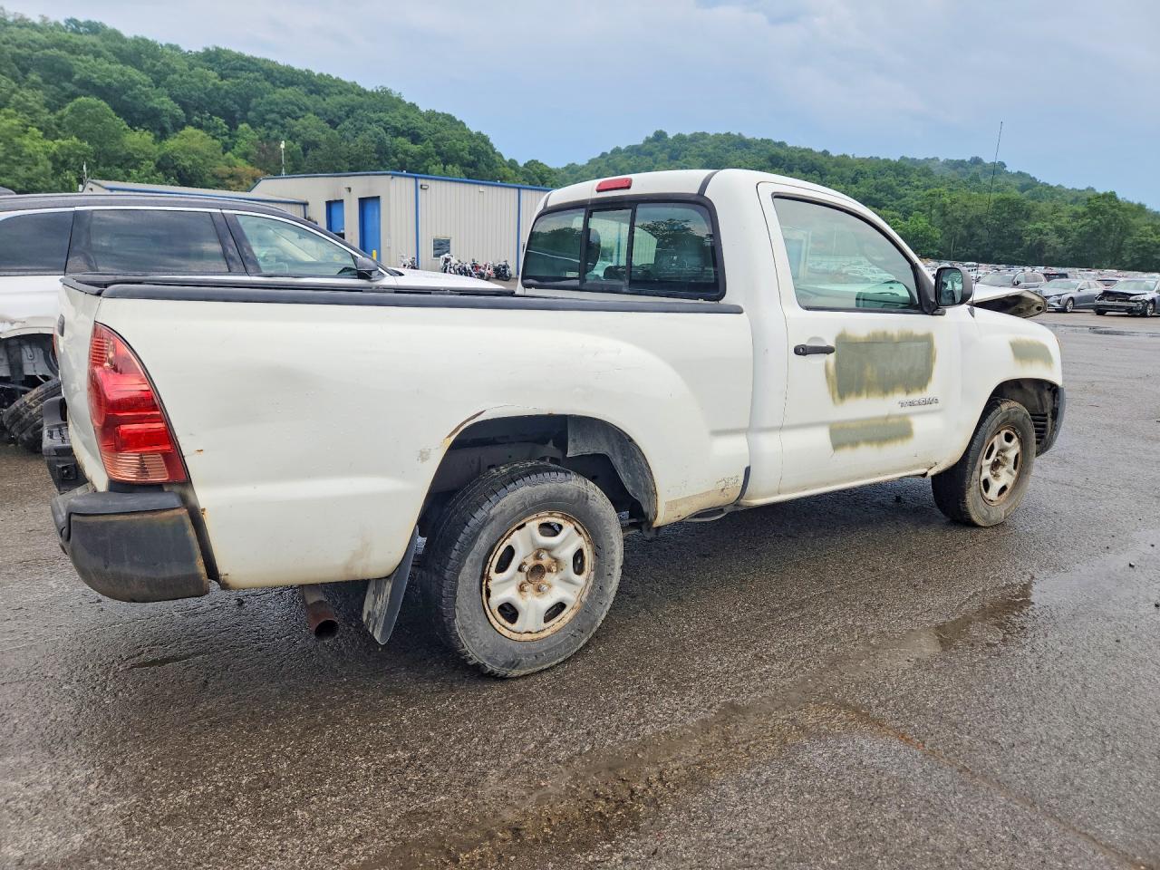 2008 Toyota Tacoma Base White vin: 5TENX22N18Z470507