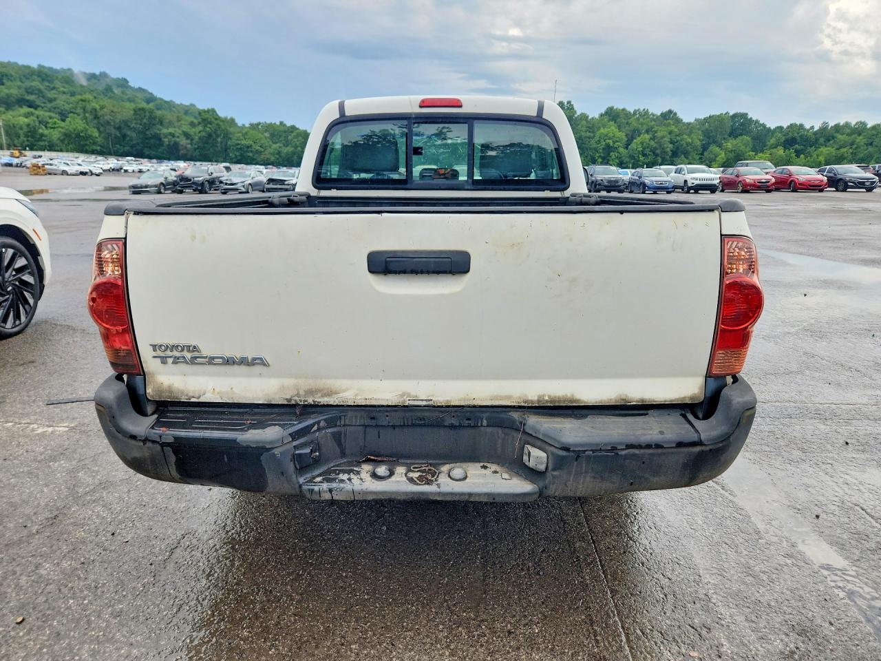 2008 Toyota Tacoma Base White vin: 5TENX22N18Z470507