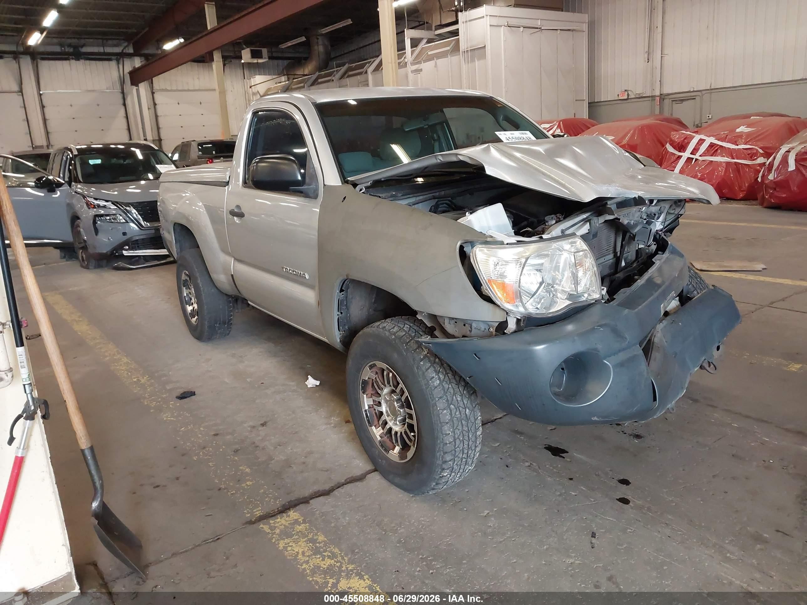 2008 Toyota Tacoma   Silver vin: 5TENX22N18Z493544