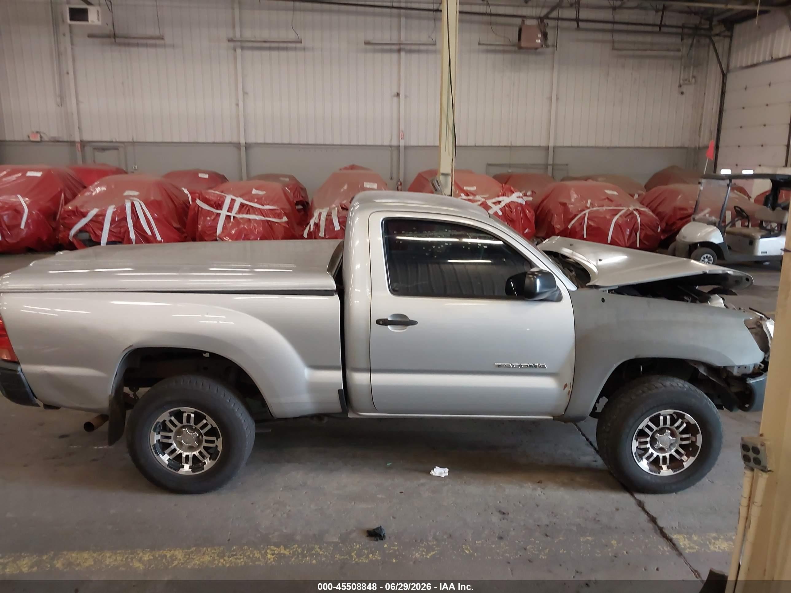 2008 Toyota Tacoma   Silver vin: 5TENX22N18Z493544