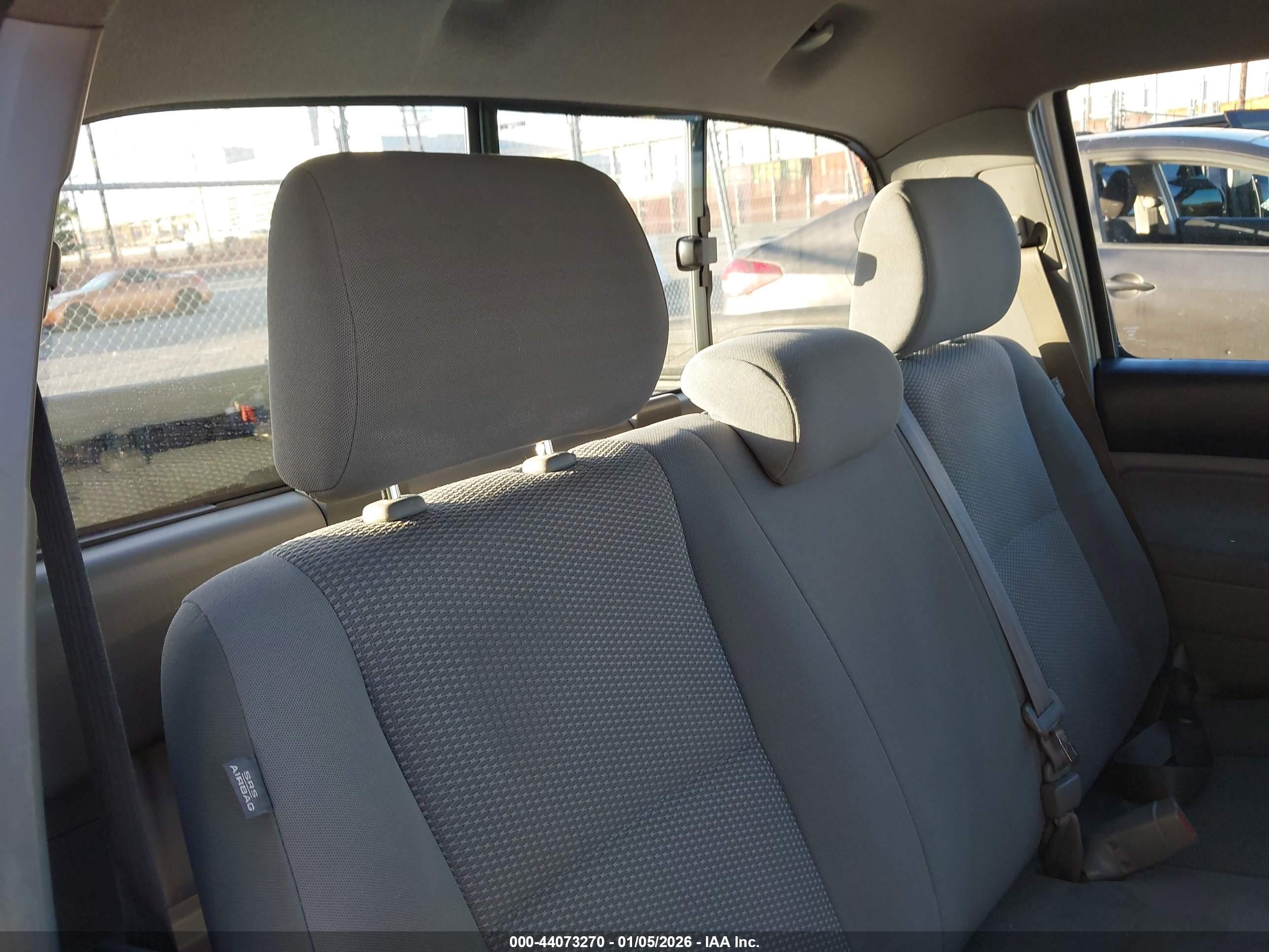 2009 Toyota Tacoma   White vin: 5TENX22N19Z670577