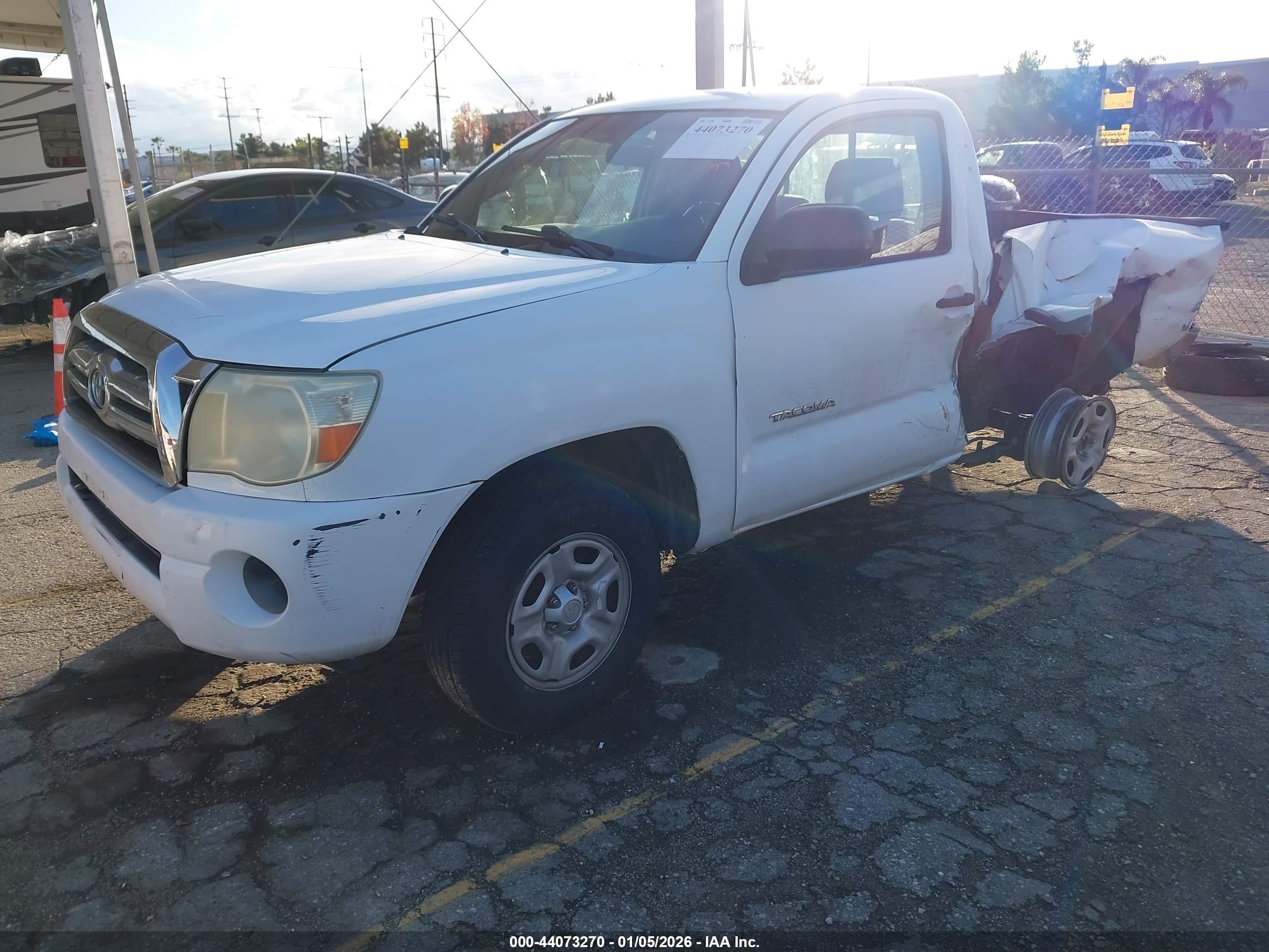 2009 Toyota Tacoma   White vin: 5TENX22N19Z670577