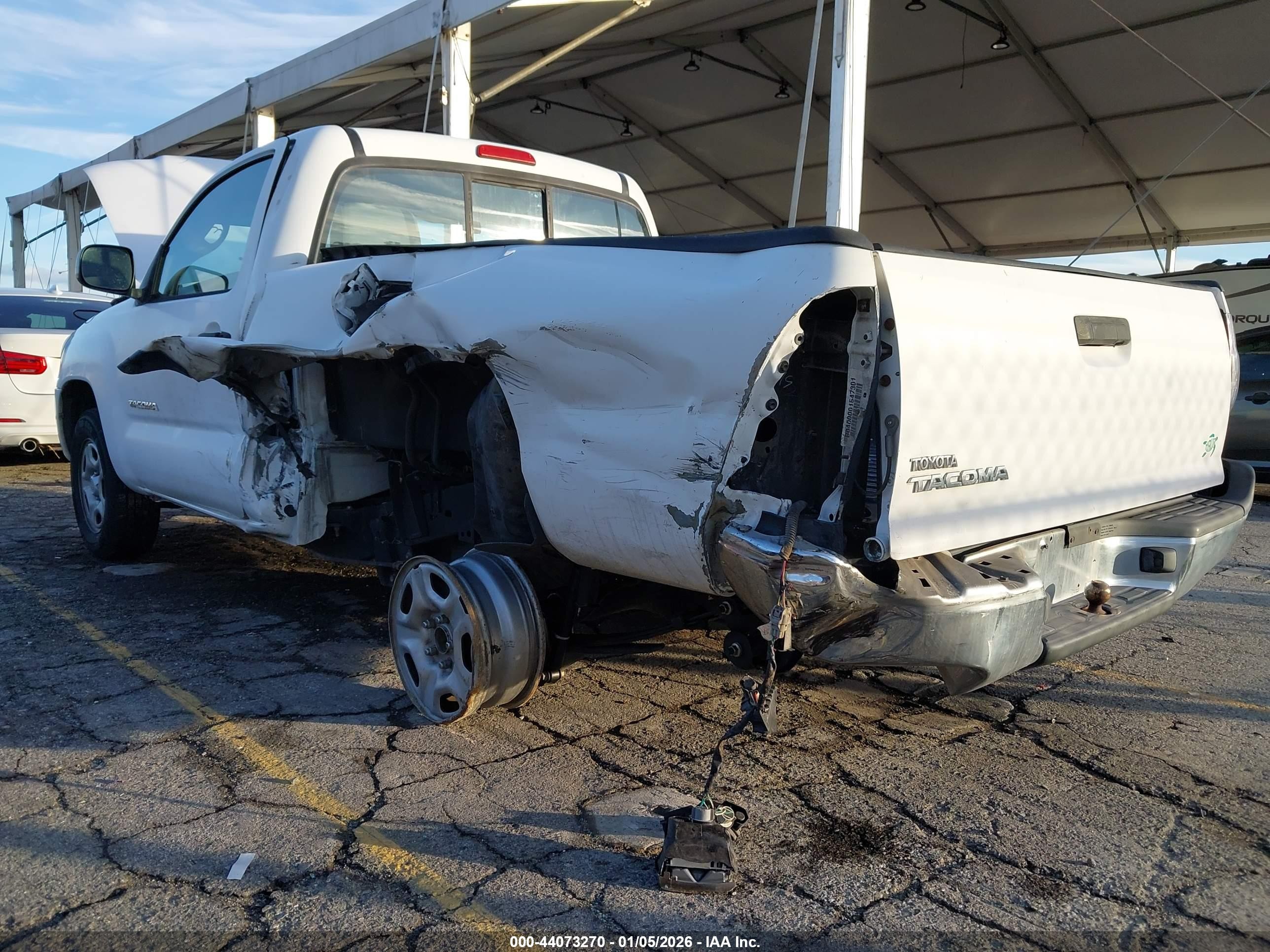 2009 Toyota Tacoma   White vin: 5TENX22N19Z670577