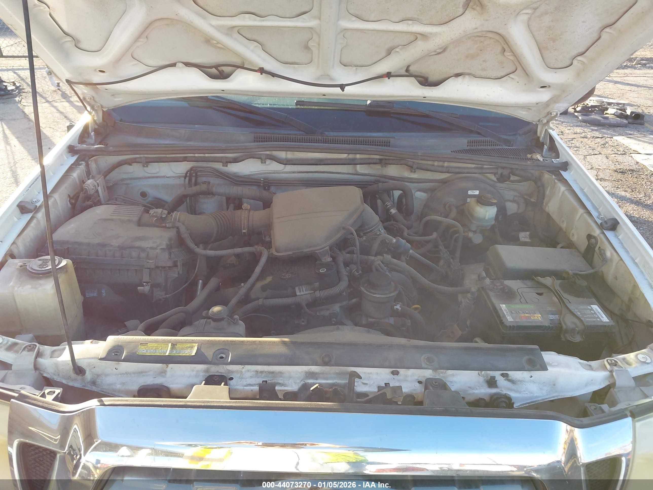 2009 Toyota Tacoma   White vin: 5TENX22N19Z670577