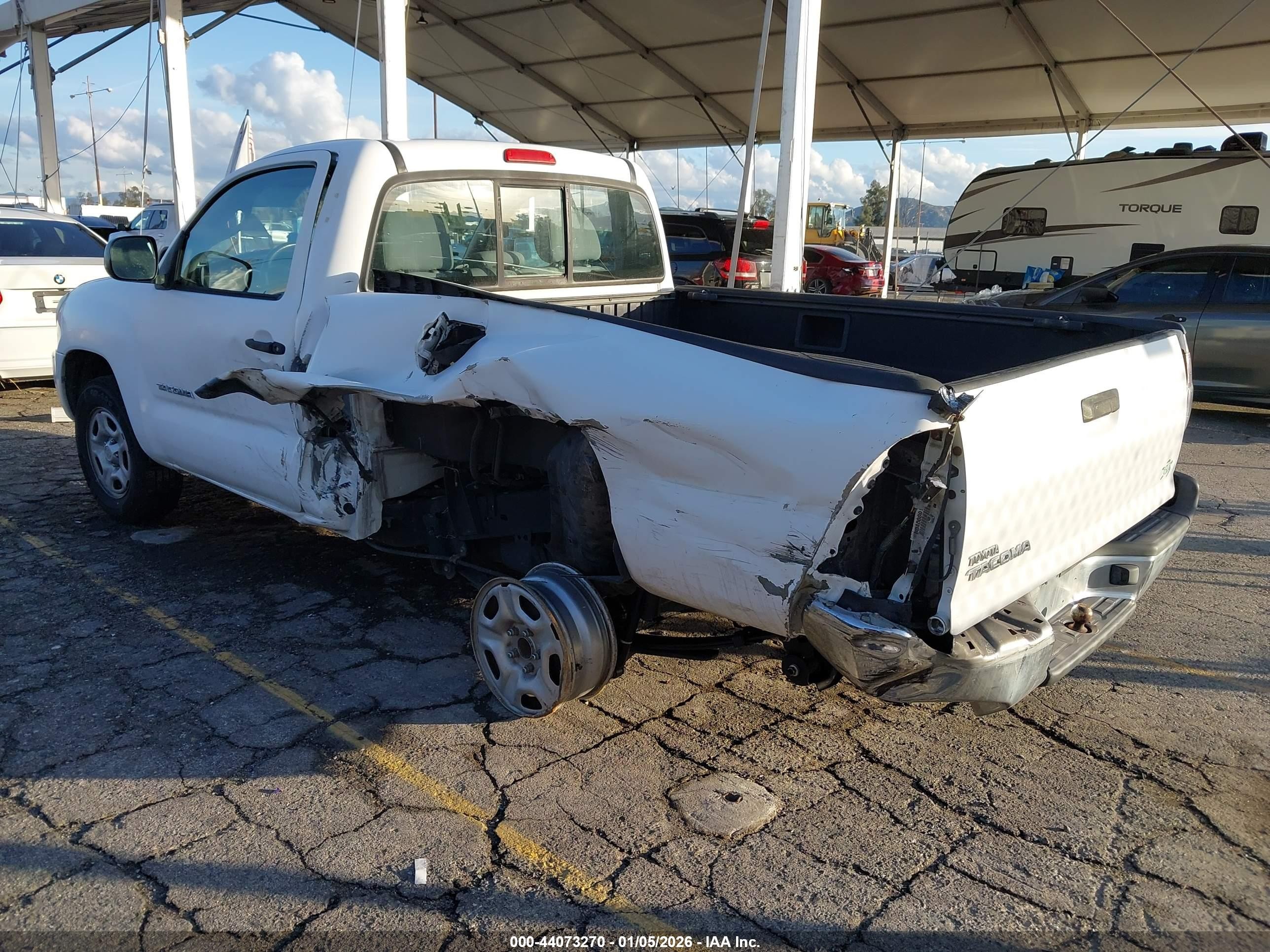 2009 Toyota Tacoma   White vin: 5TENX22N19Z670577