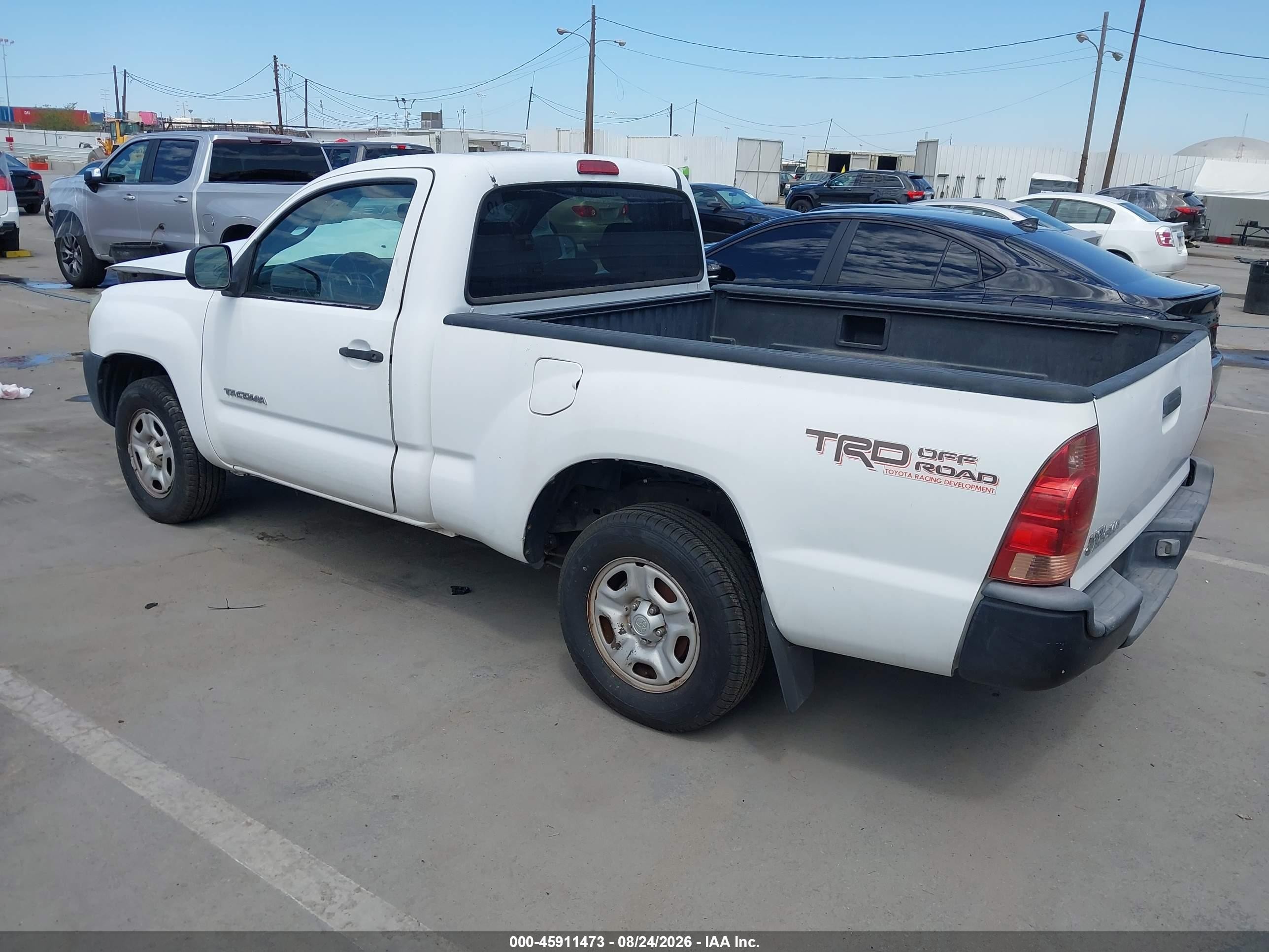 2005 Toyota Tacoma   White vin: 5TENX22N25Z002703