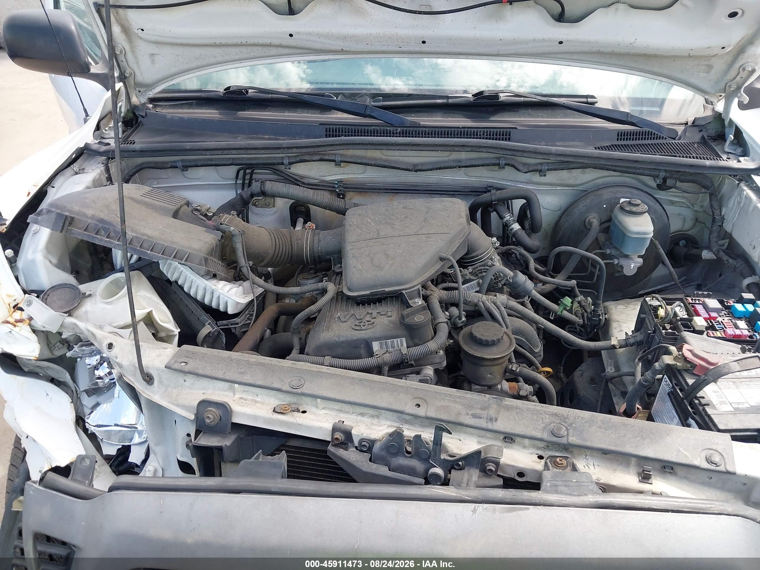 2005 Toyota Tacoma   White vin: 5TENX22N25Z002703