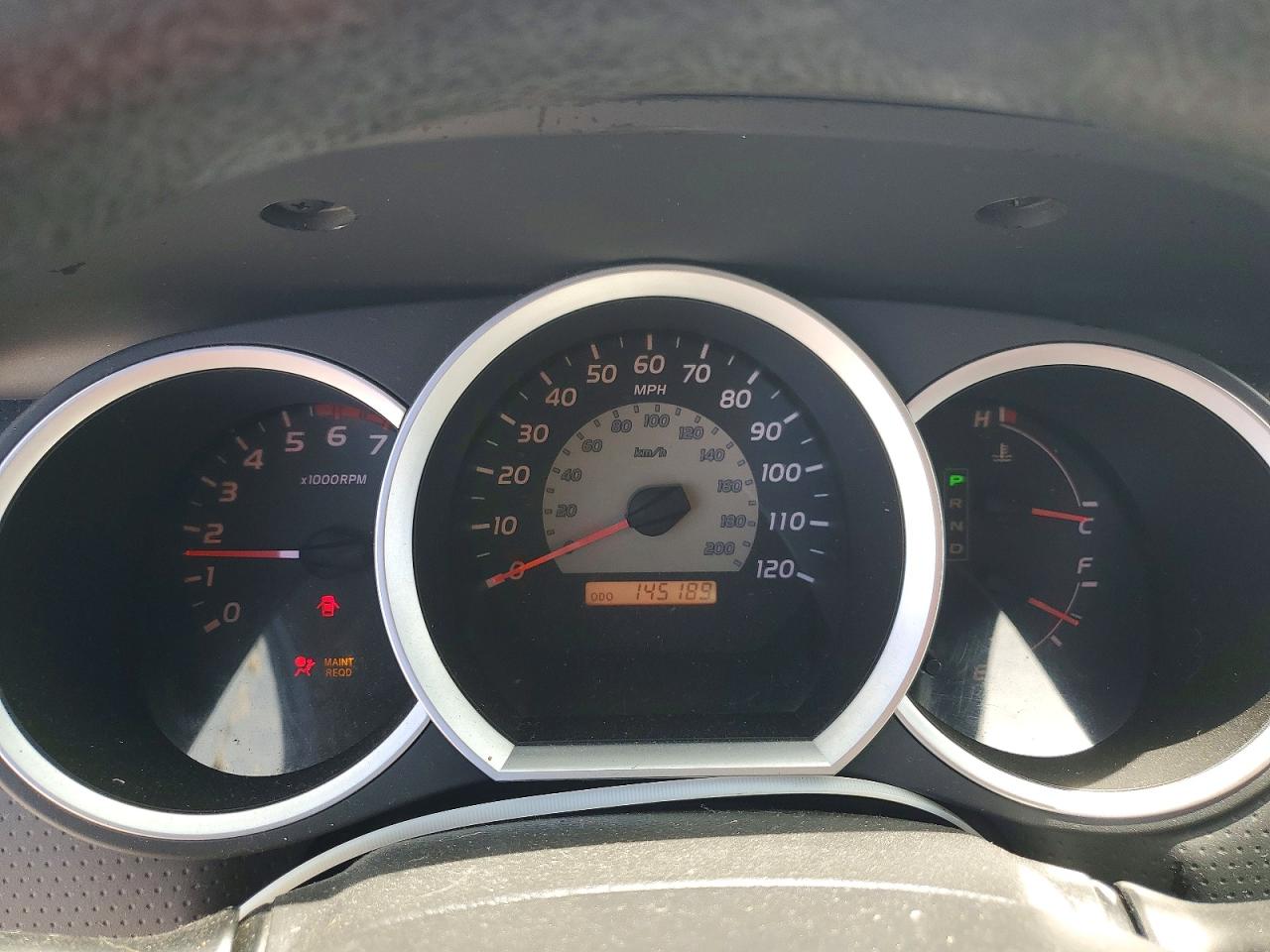 2005 Toyota Tacoma Base Silver vin: 5TENX22N25Z043817